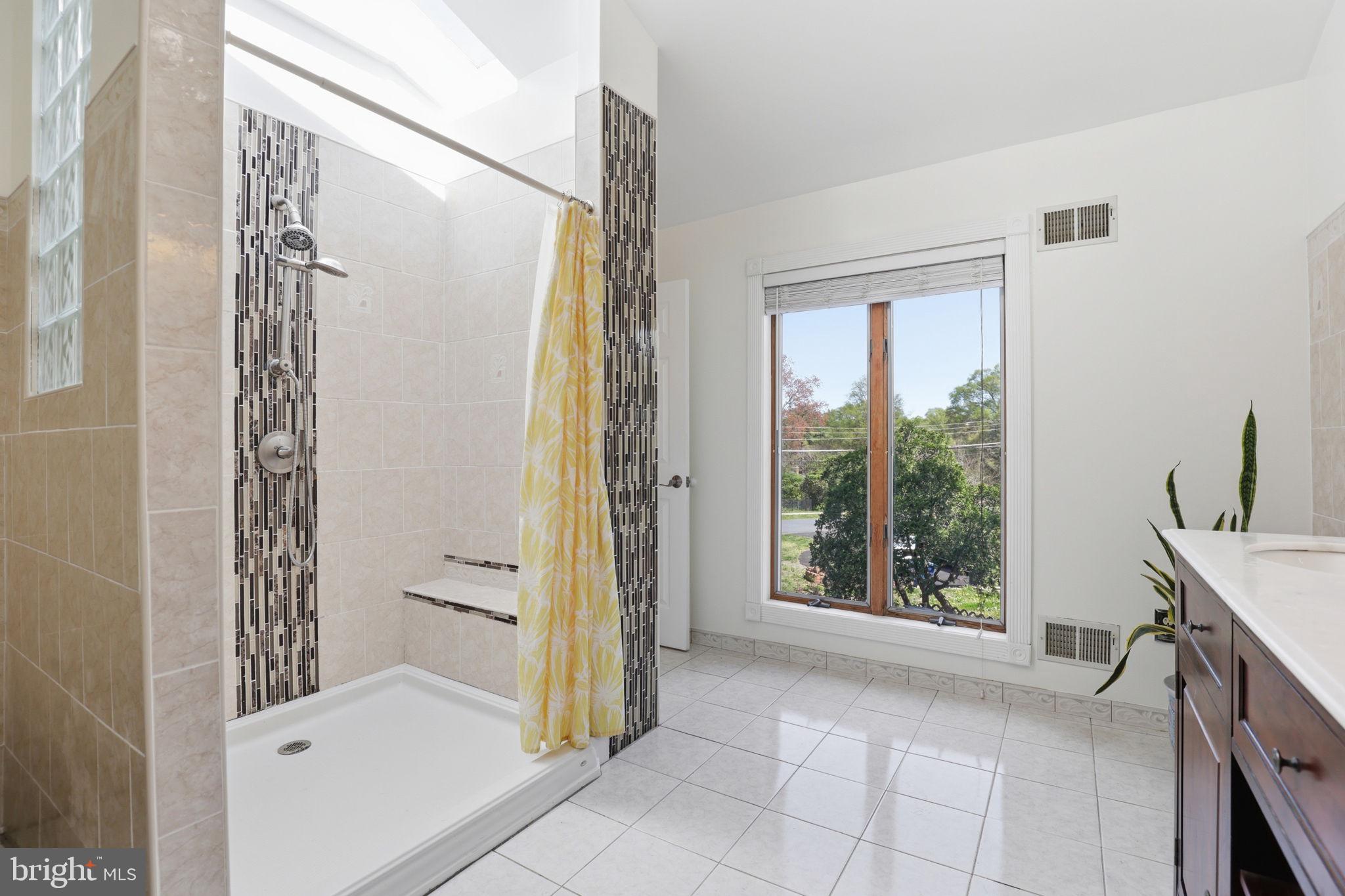 VALLEY BROOK - Residential