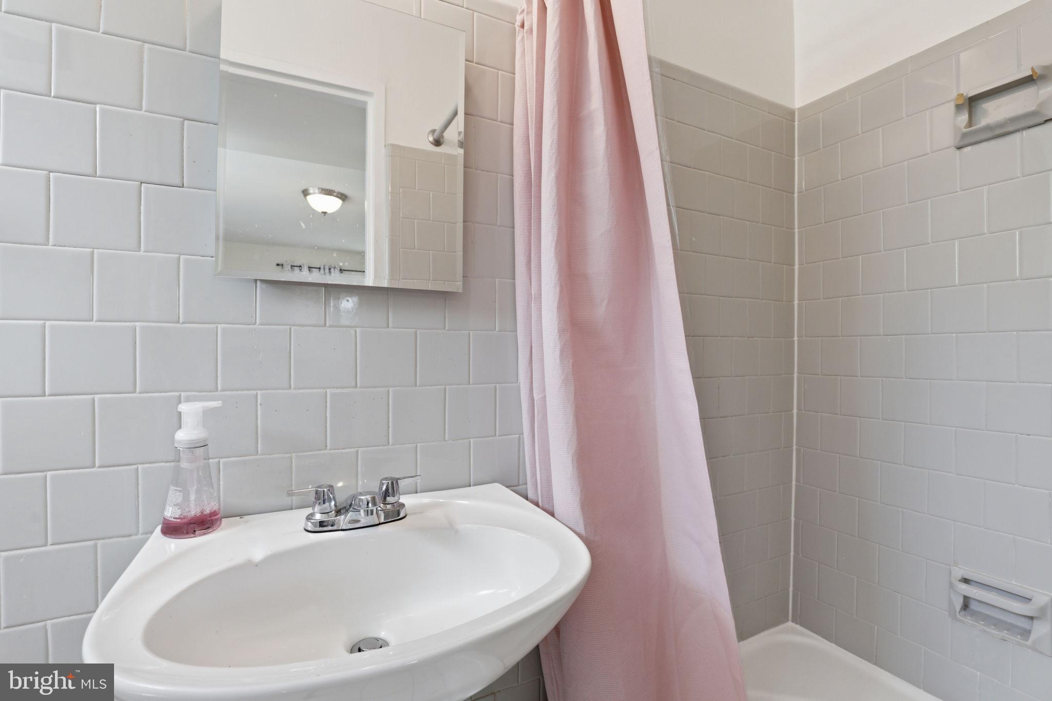 VALLEY BROOK - Residential