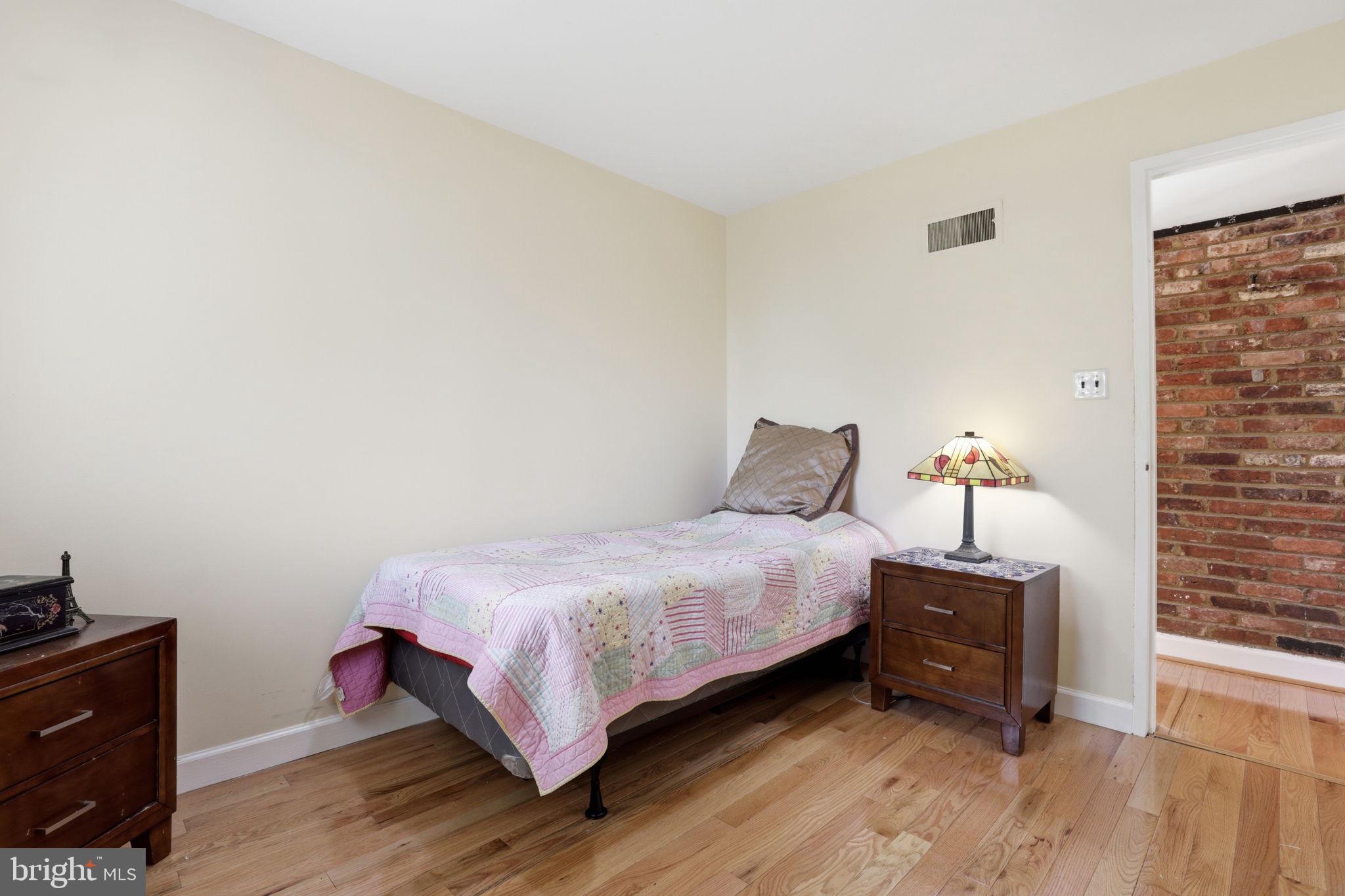 VALLEY BROOK - Residential