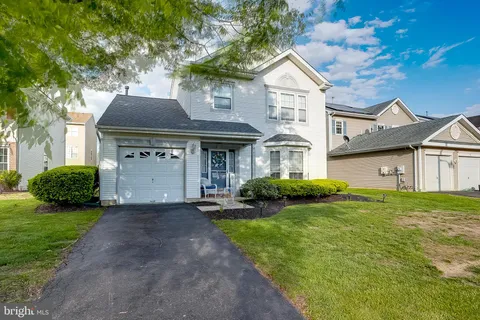 41 Arrowhead Drive, Burlington, NJ 08016 - #: NJBL2086034