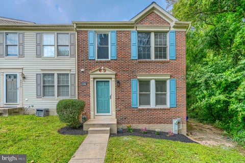 Townhouse For Sale - 8821 Castlebury Court<br/> Howard County, LAUREL, MD 20723