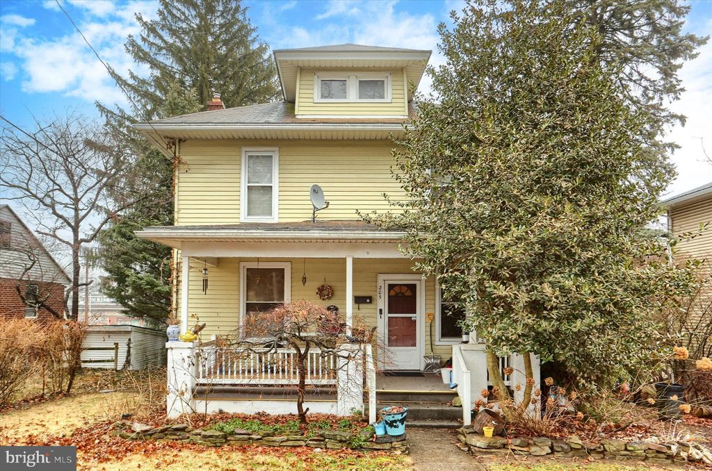 Photo of 205 N 32nd Street, HARRISBURG, PA 17109 (MLS # PADA2057188)