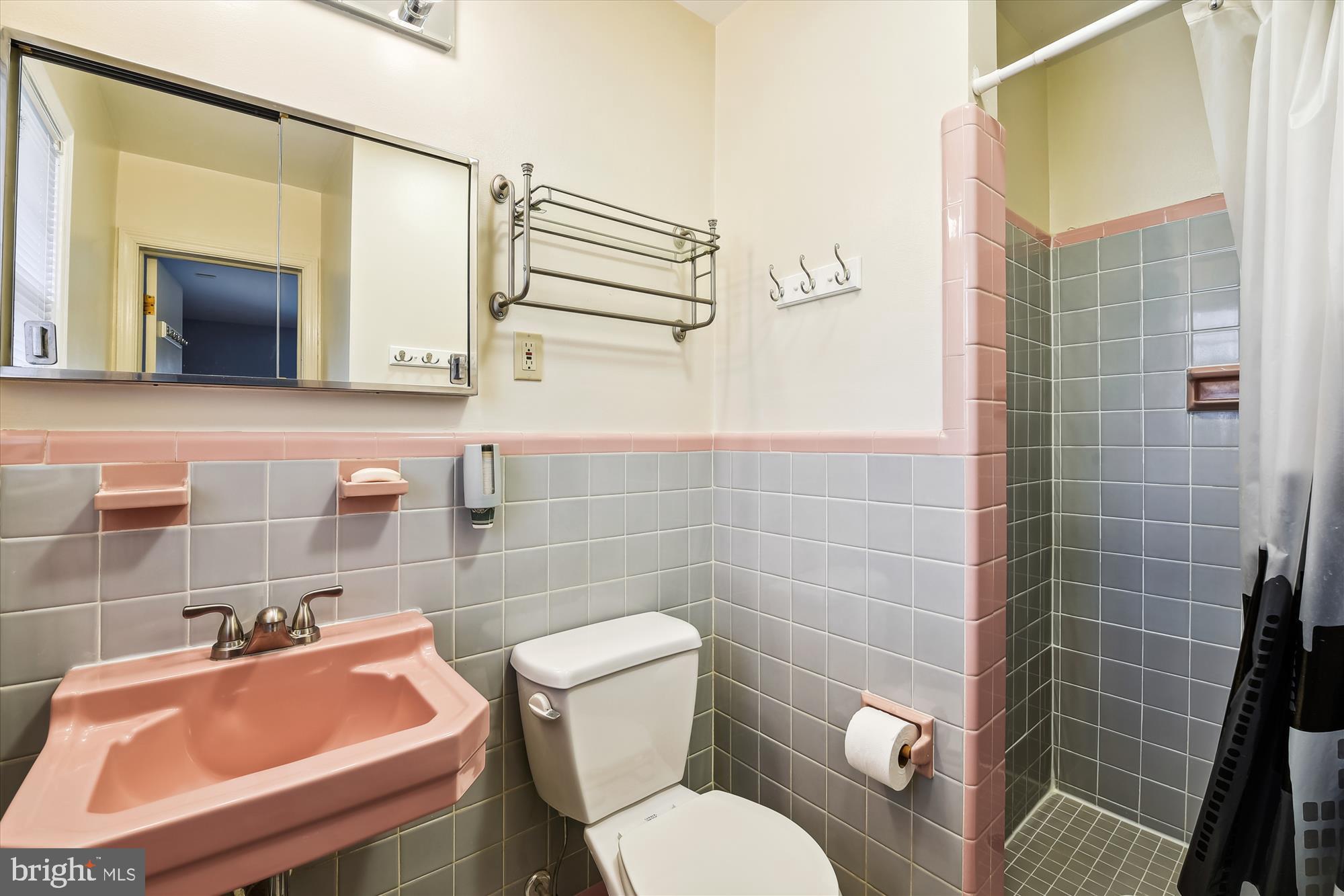 HILLANDALE - Residential