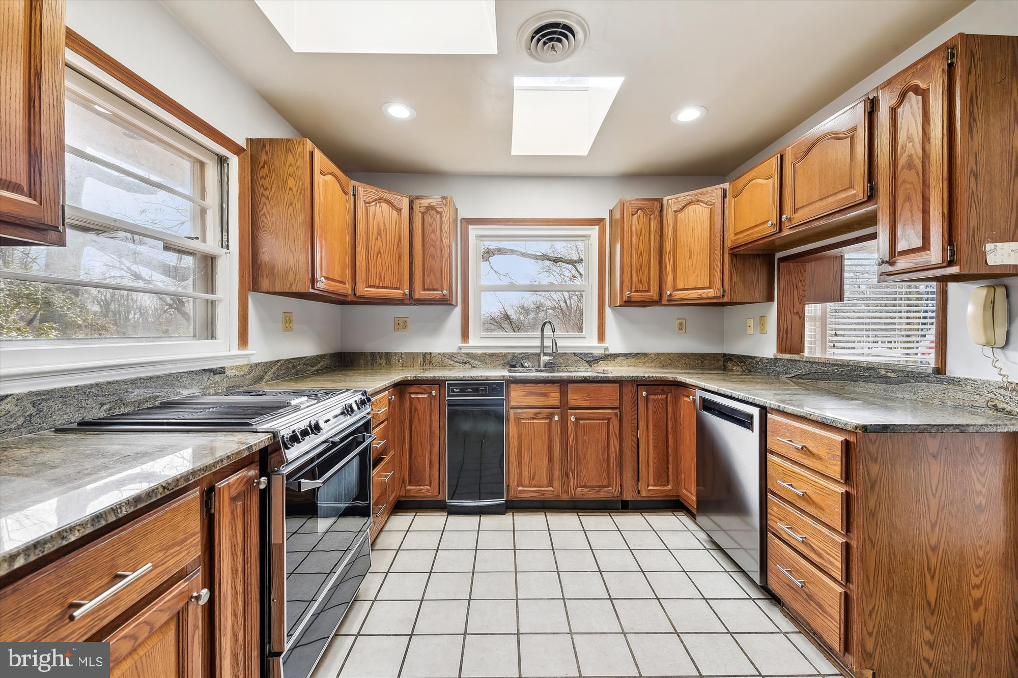 HILLANDALE - Residential