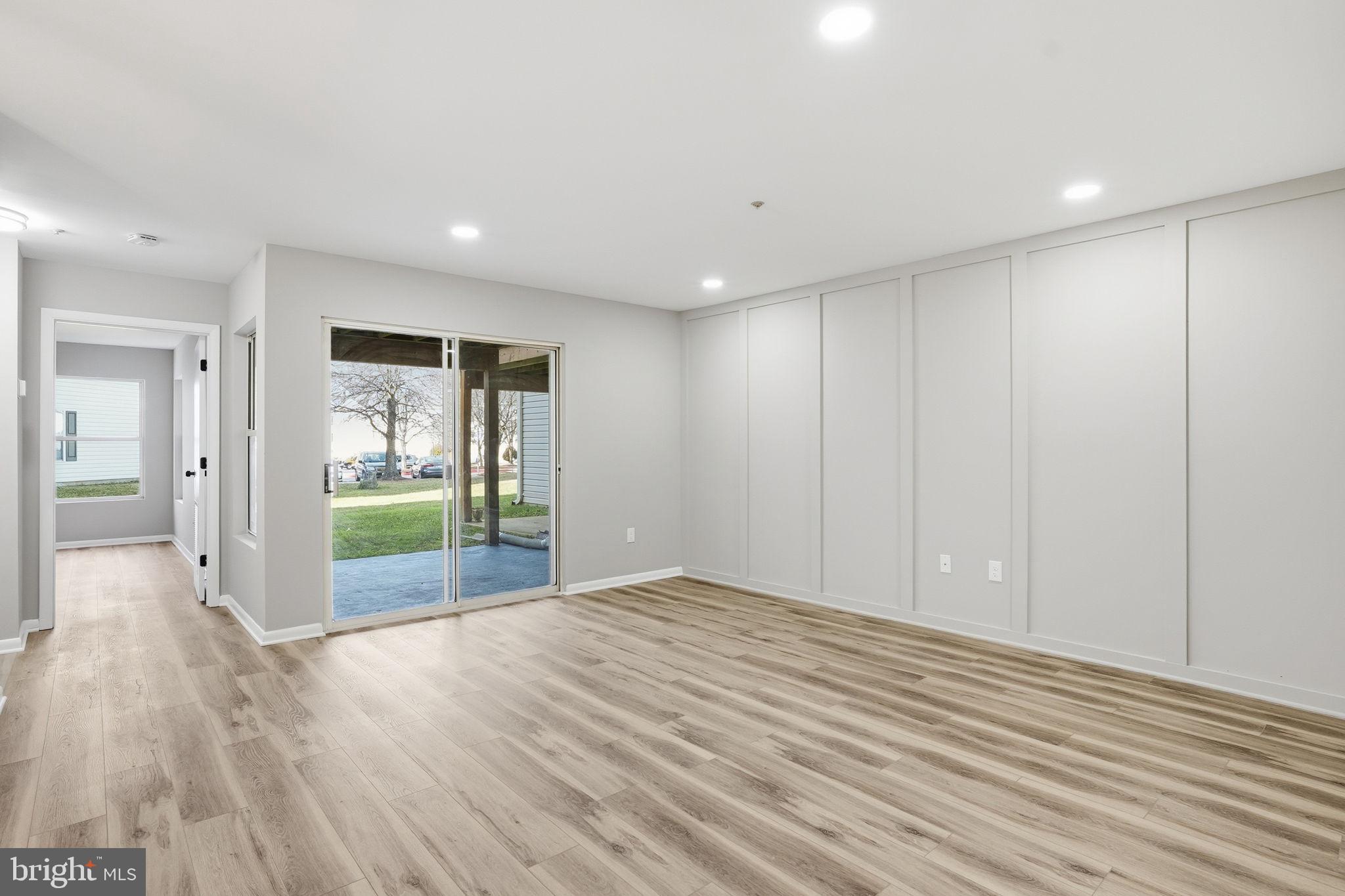 ANNAPOLIS OVERLOOK - Residential