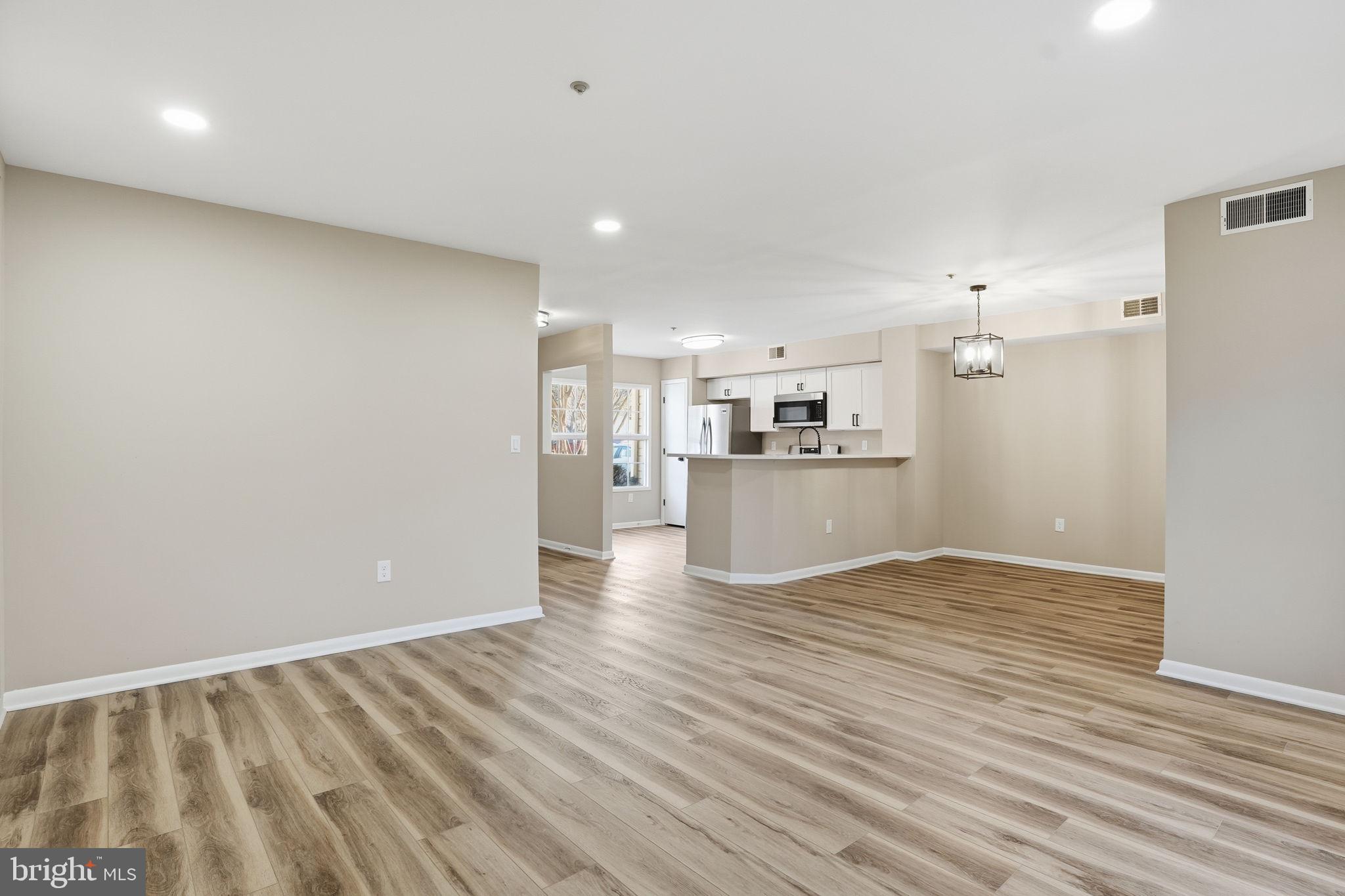 ANNAPOLIS OVERLOOK - Residential