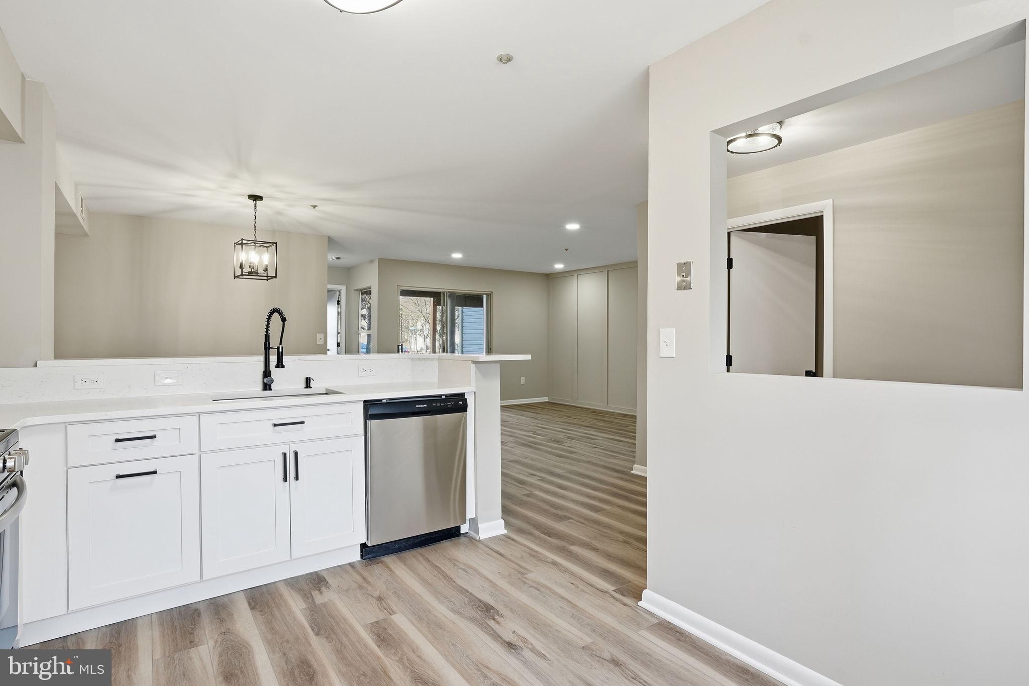 ANNAPOLIS OVERLOOK - Residential