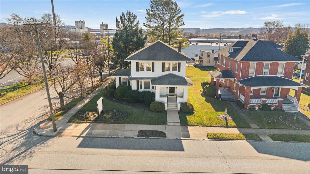 Photo of 2200 W Market Street, YORK, PA 17404 (MLS # PAYK2073370)