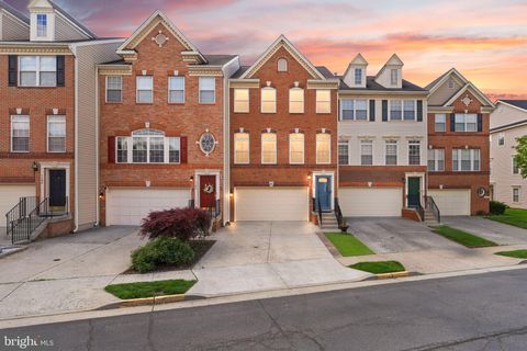 Photo of 1180 Cambria Terrace NE, LEESBURG, VA 20176 (MLS # VALO2123556)