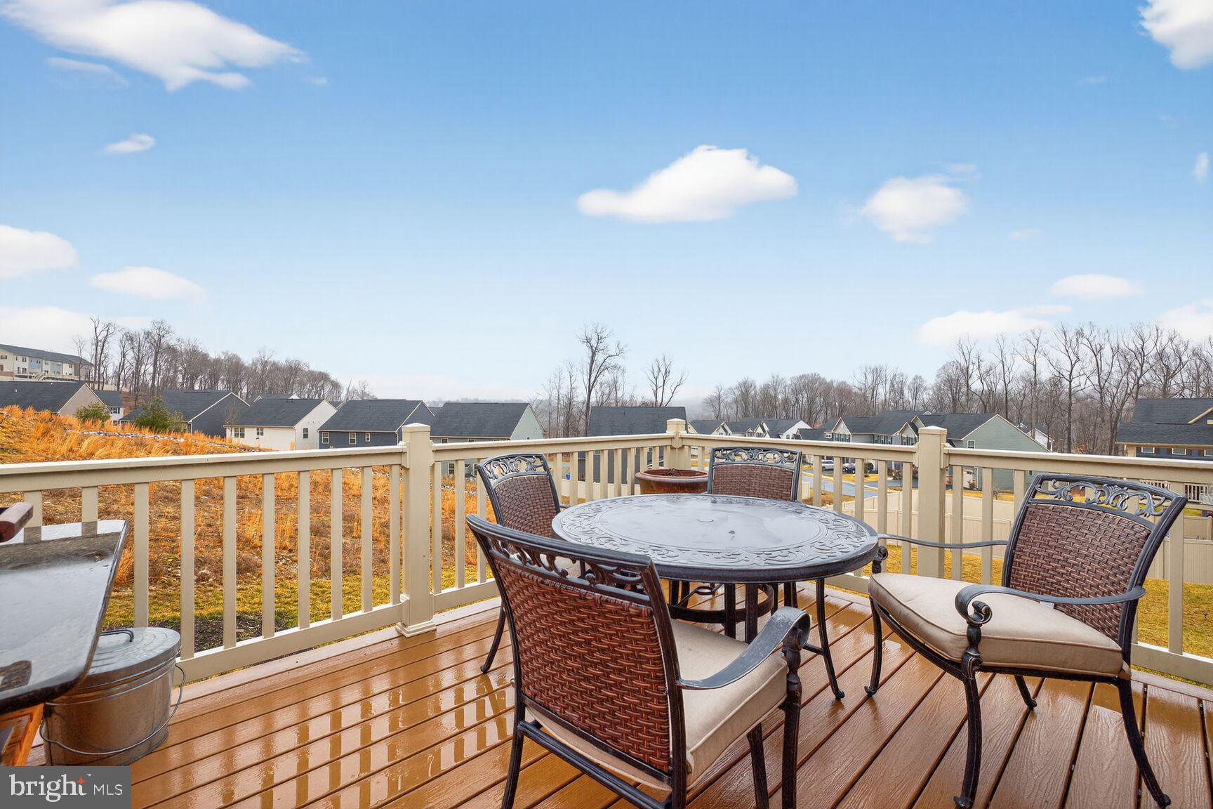 LAKE LINGANORE - Residential