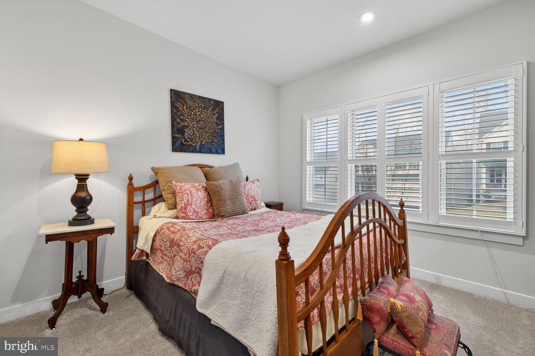 LAKE LINGANORE - Residential