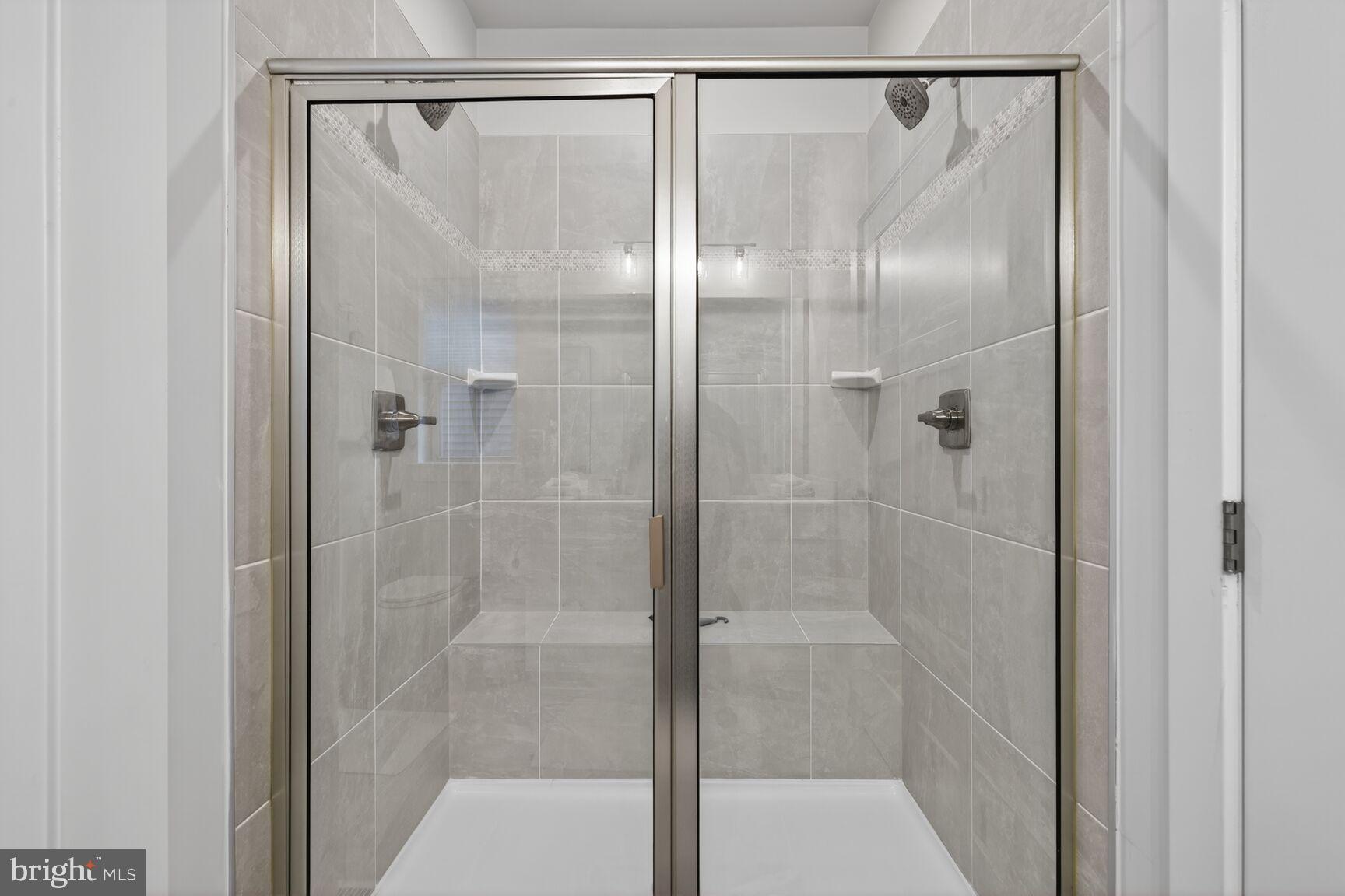 LAKE LINGANORE - Residential