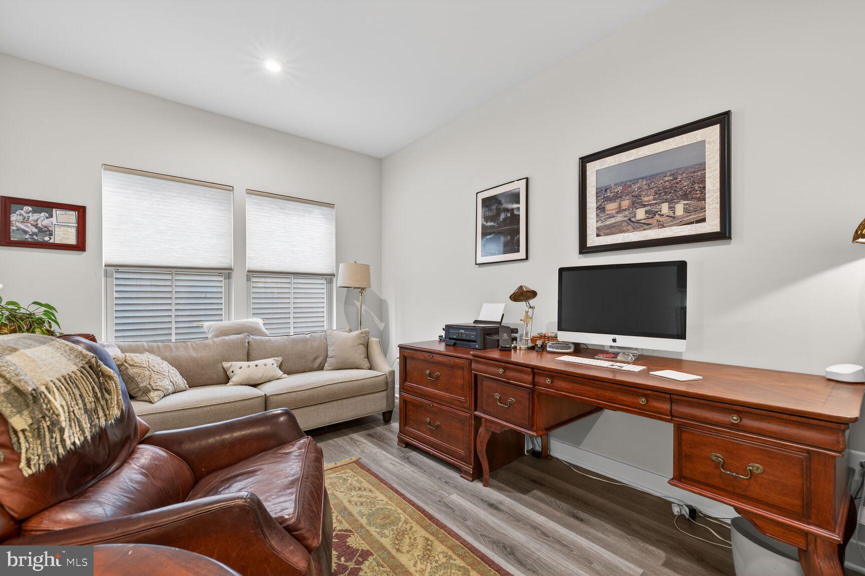 LAKE LINGANORE - Residential