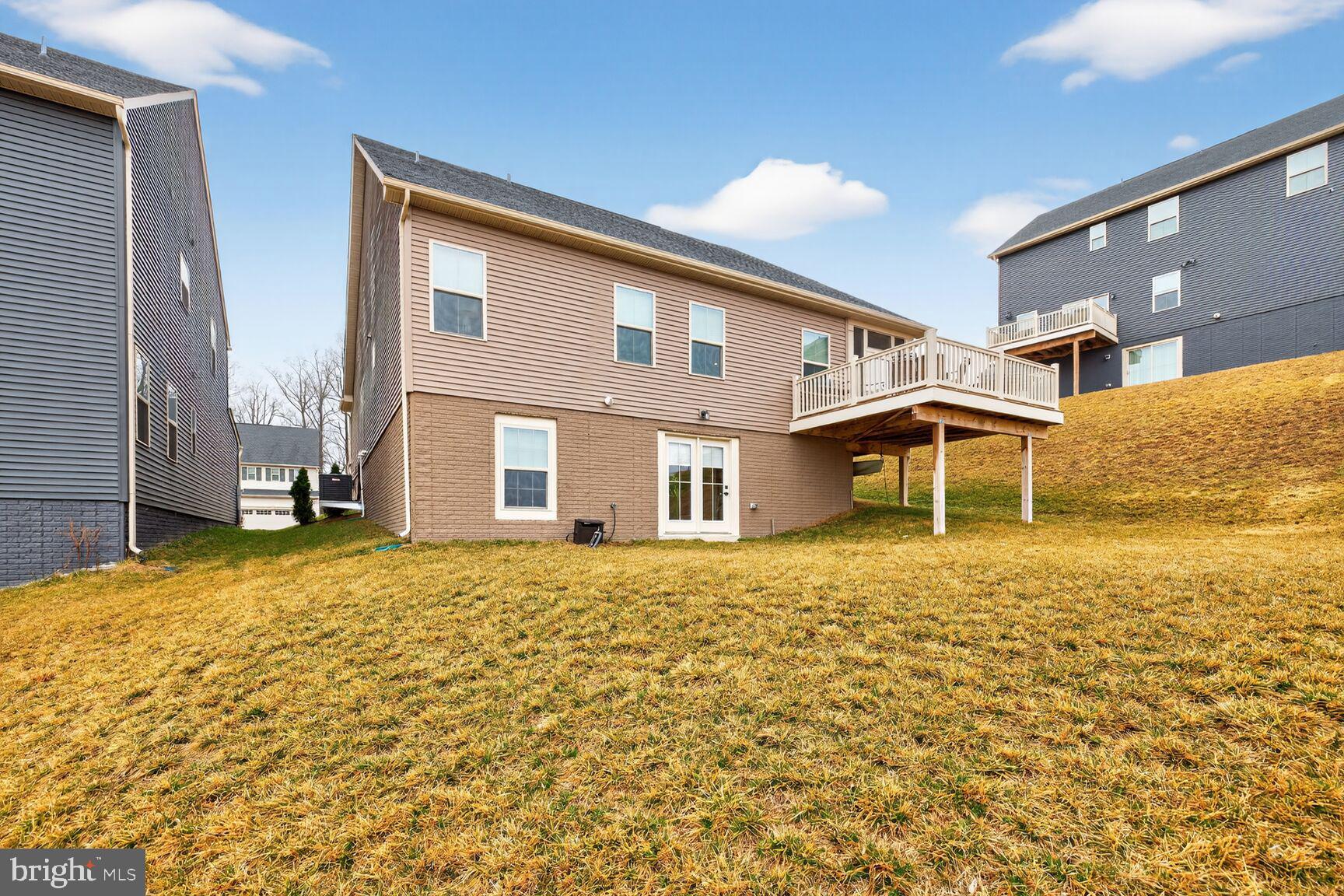 LAKE LINGANORE - Residential