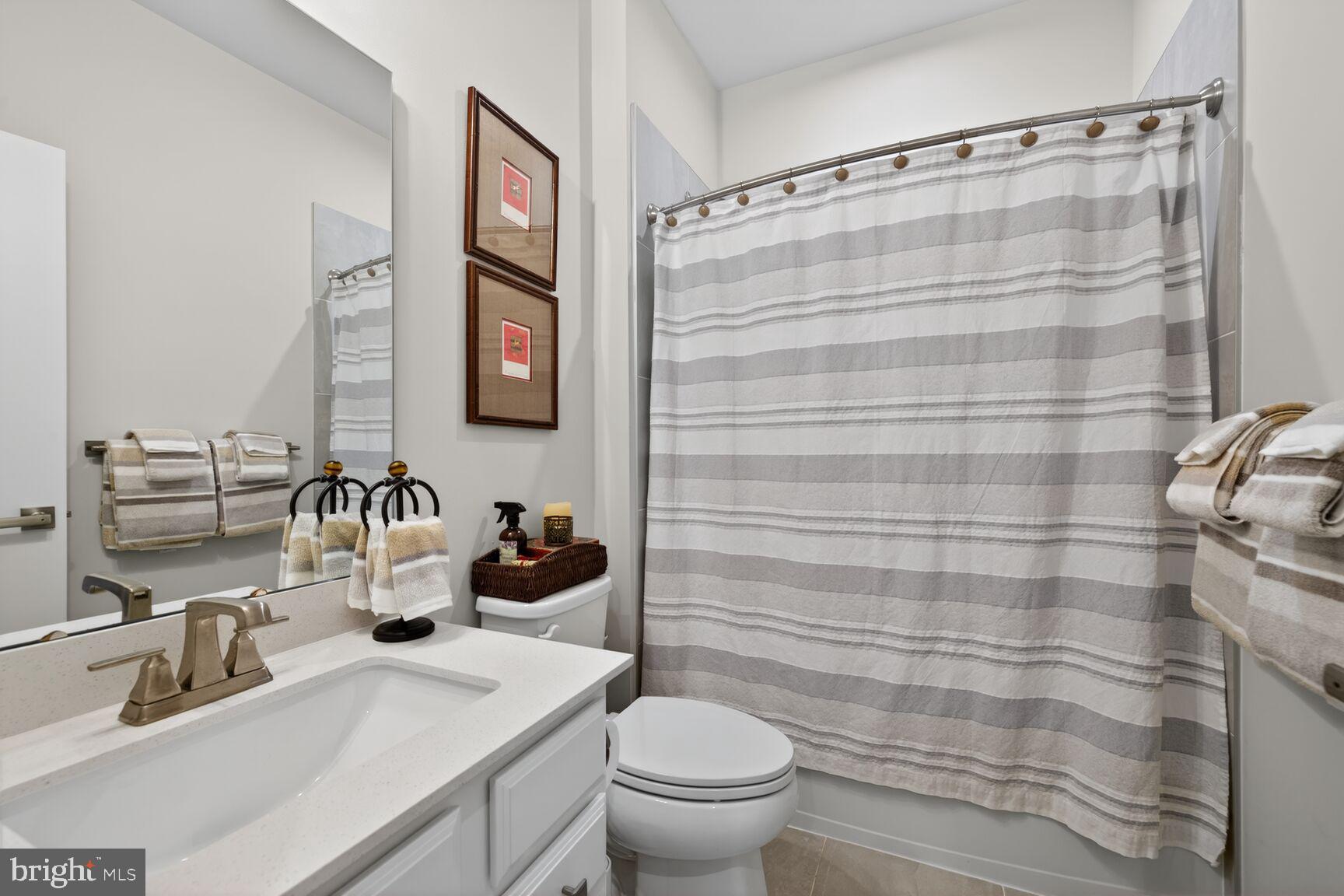 LAKE LINGANORE - Residential