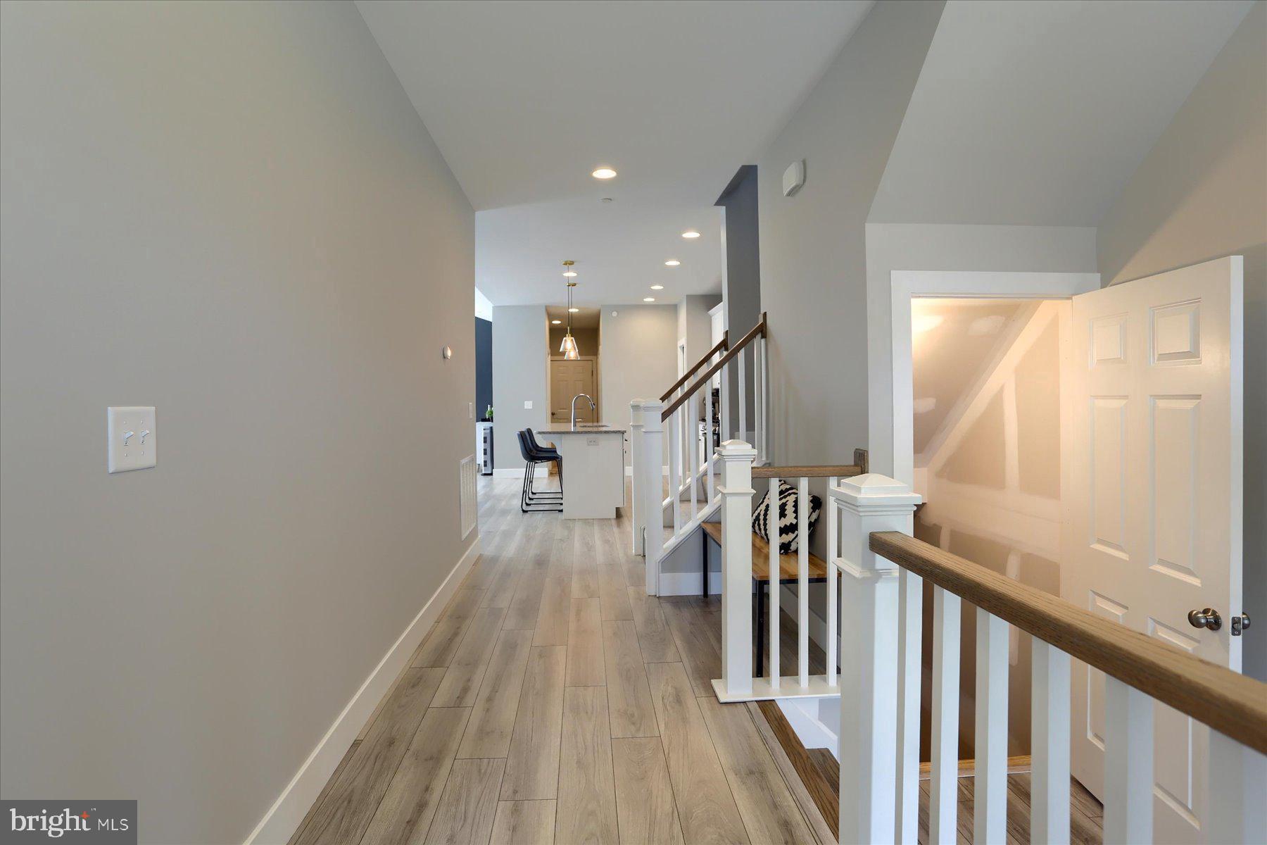 MADISON COURT - Residential