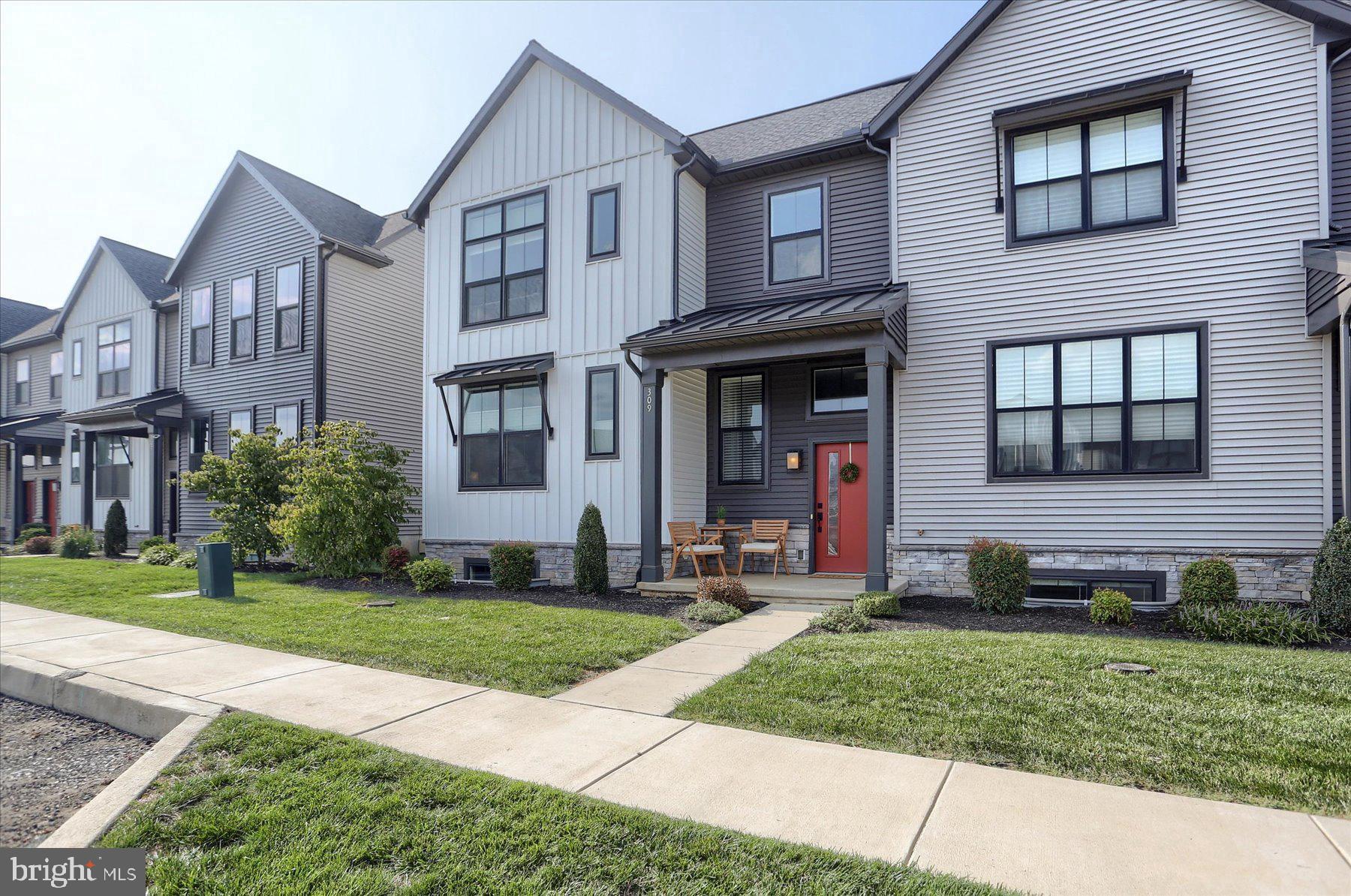 MADISON COURT - Residential