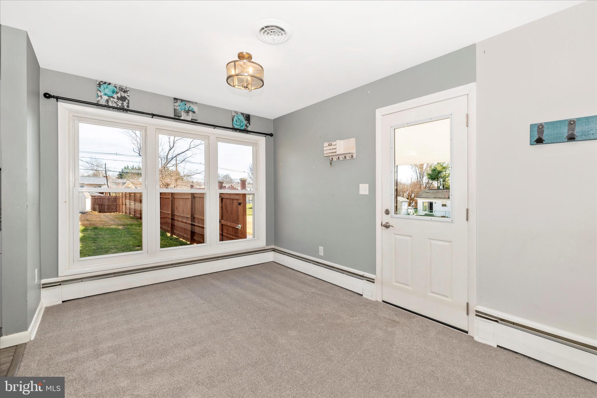 COLONIAL PARK - Residential