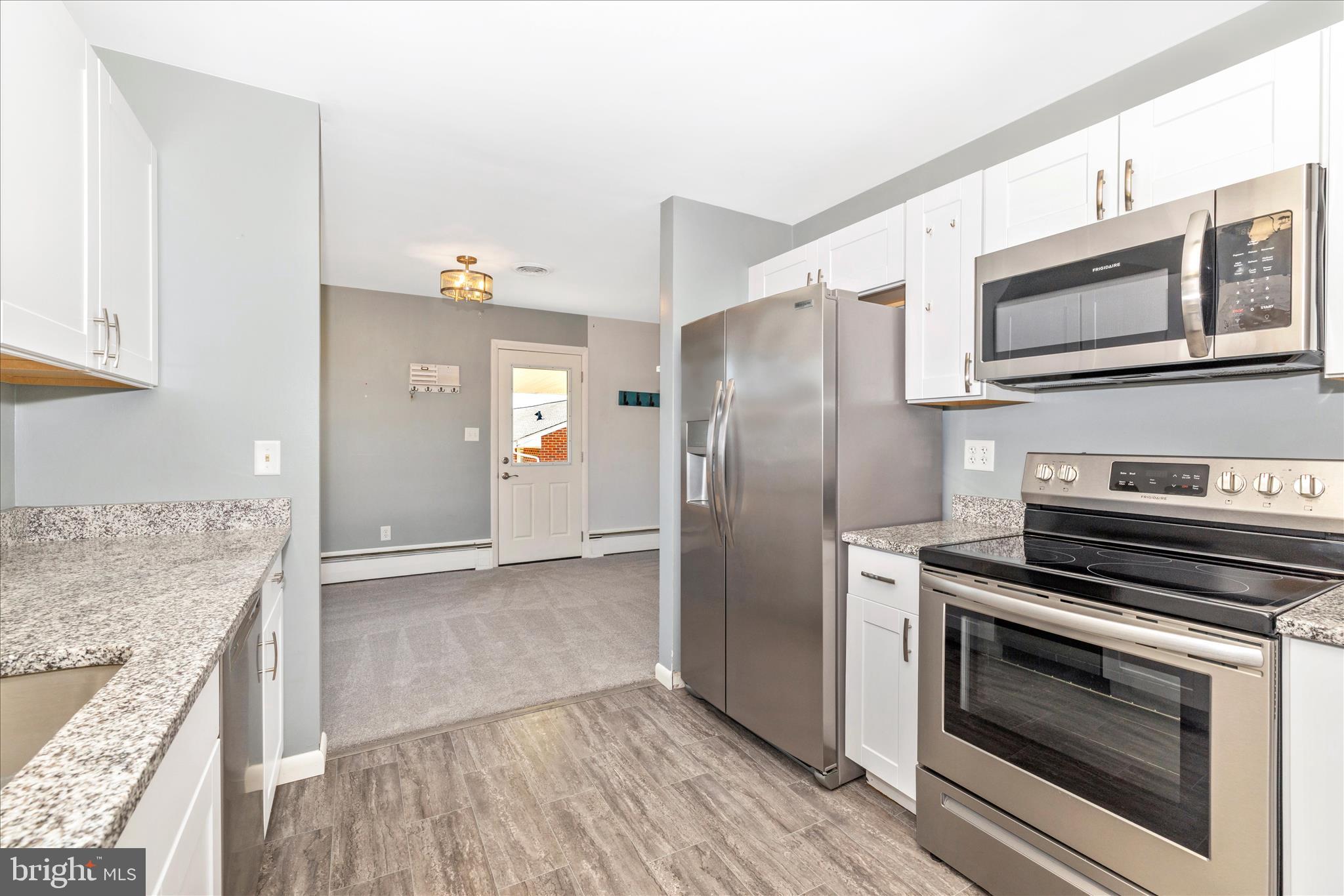 COLONIAL PARK - Residential