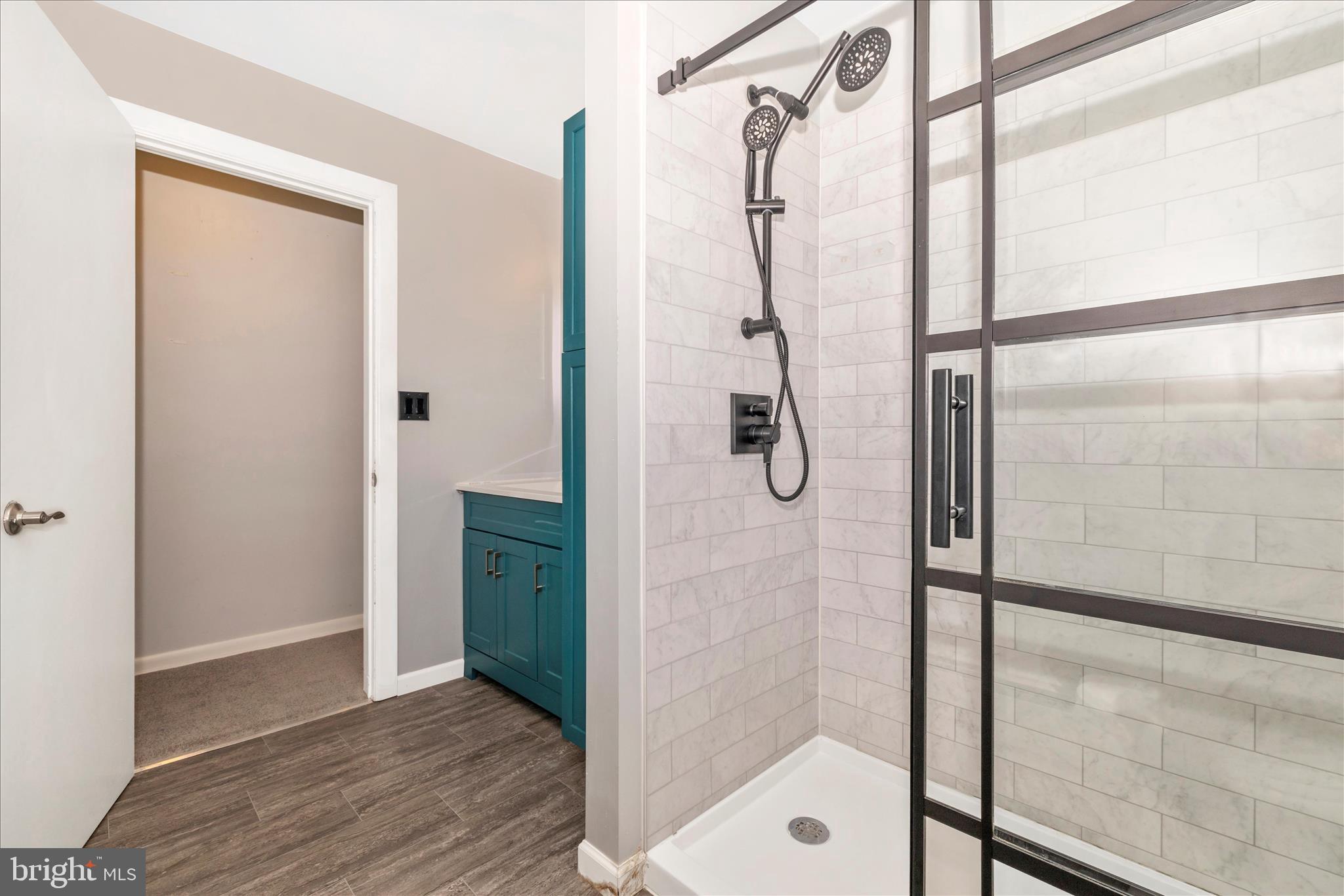 COLONIAL PARK - Residential