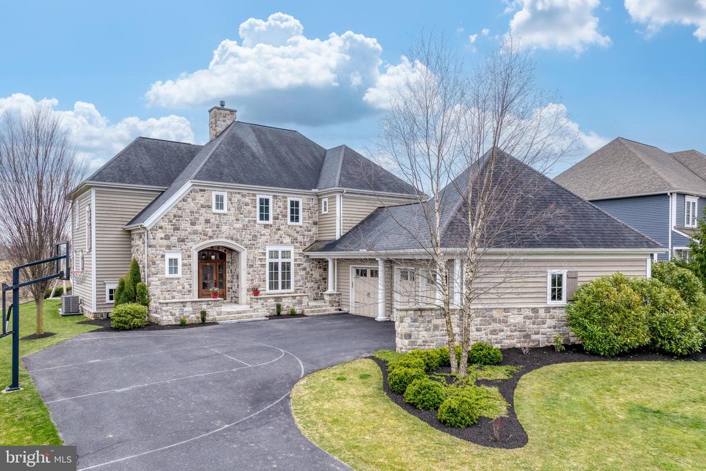 Photo of 536 E Delp Road, Lancaster, PA 17601 (MLS # PALA2048102)