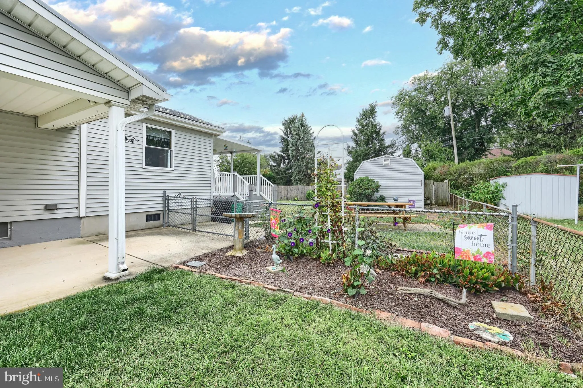 York, Pennsylvania 17404, United States, 3 Bedrooms Bedrooms, ,2 BathroomsBathrooms,Residential,Pending,216384