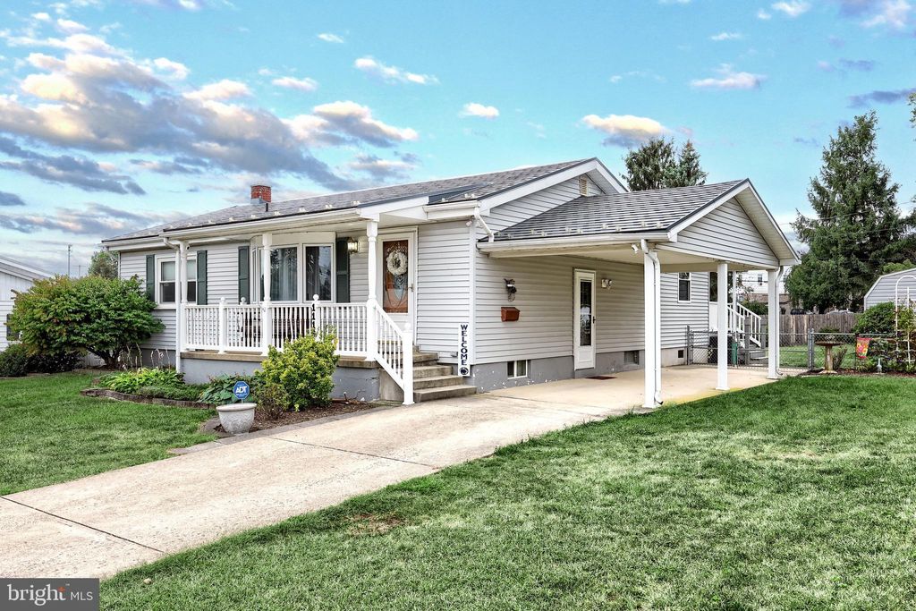 Photo of 1116 Burgard Street, YORK, PA 17404 (MLS # PAYK2090500)