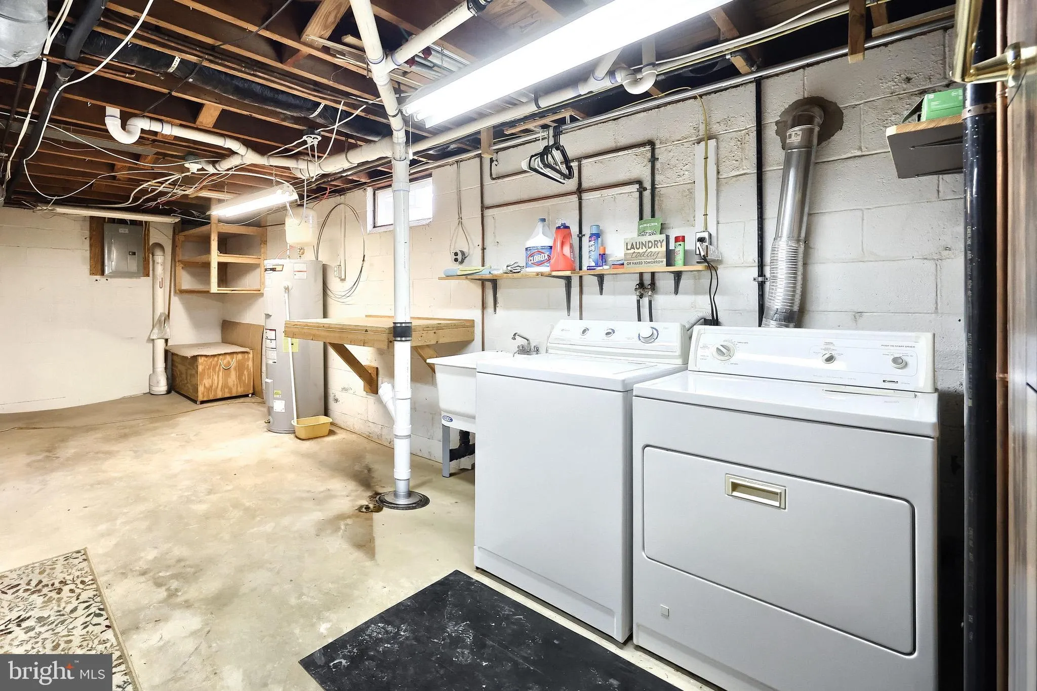 York, Pennsylvania 17404, United States, 3 Bedrooms Bedrooms, ,2 BathroomsBathrooms,Residential,Pending,216384