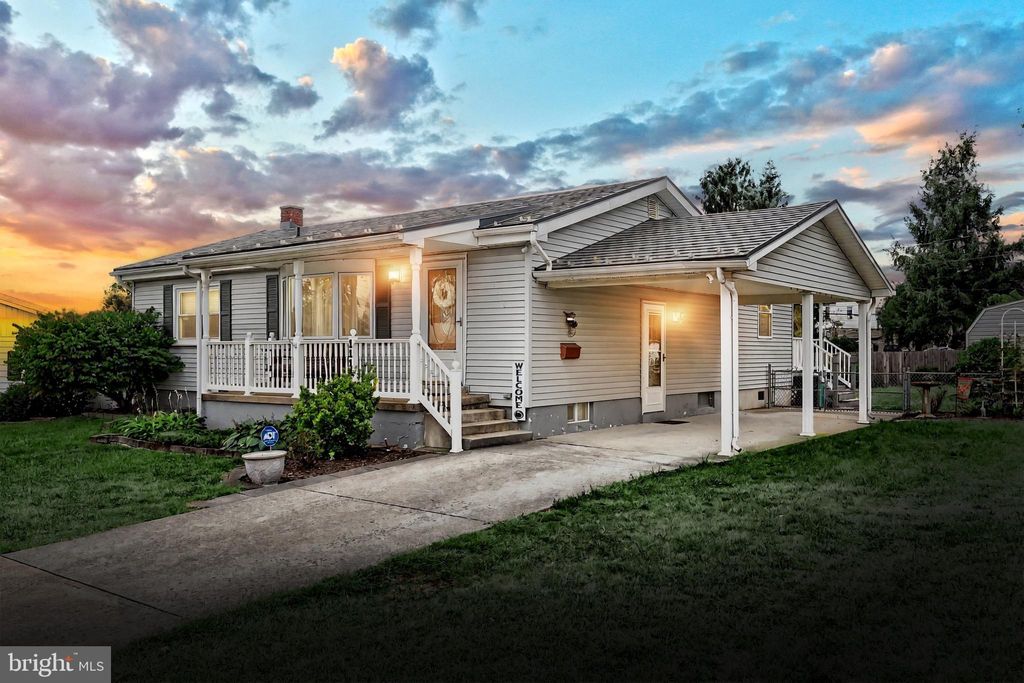Photo of 1116 Burgard Street, YORK, PA 17404 (MLS # PAYK2090500)