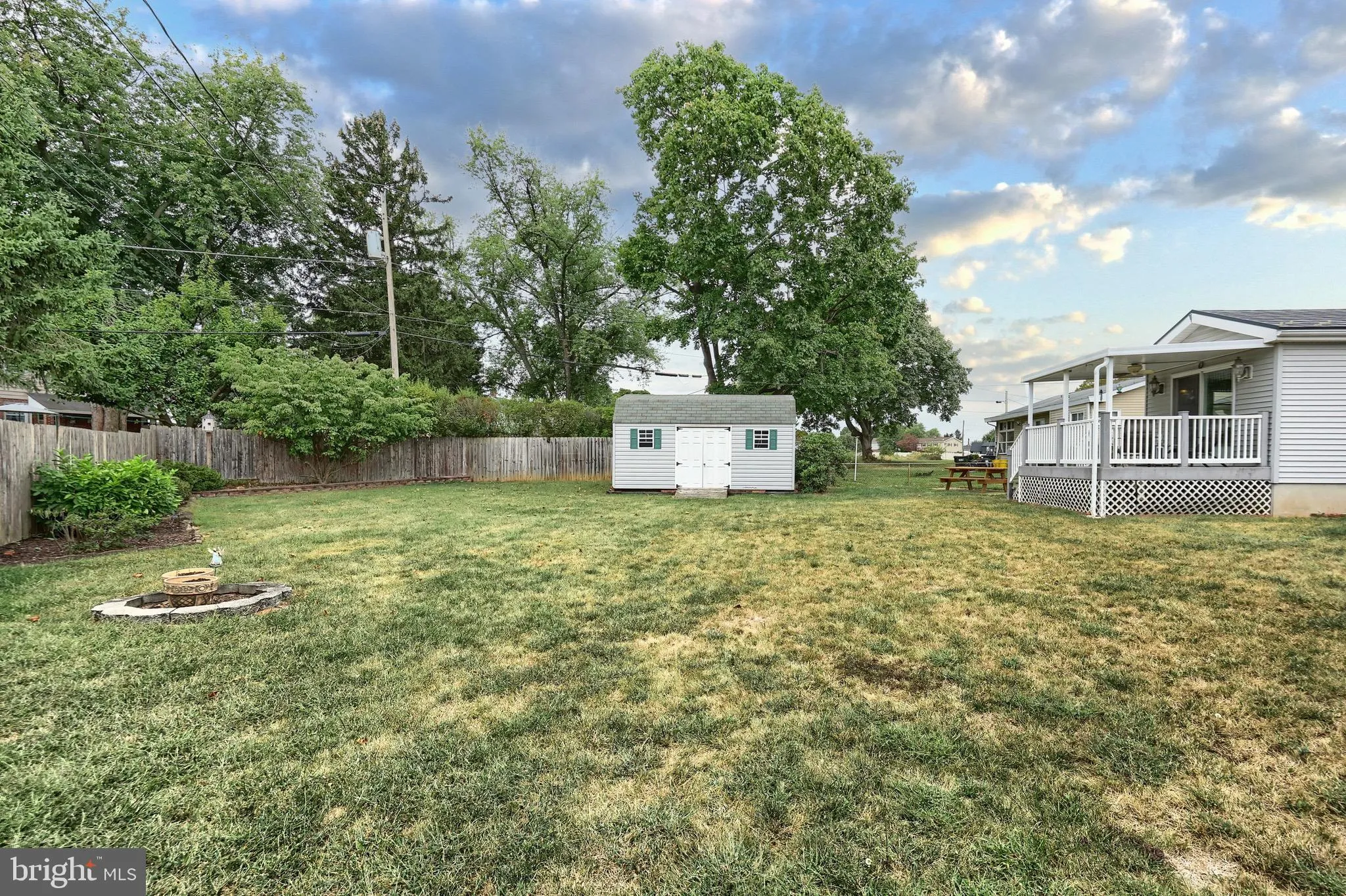 York, Pennsylvania 17404, United States, 3 Bedrooms Bedrooms, ,2 BathroomsBathrooms,Residential,Pending,216384