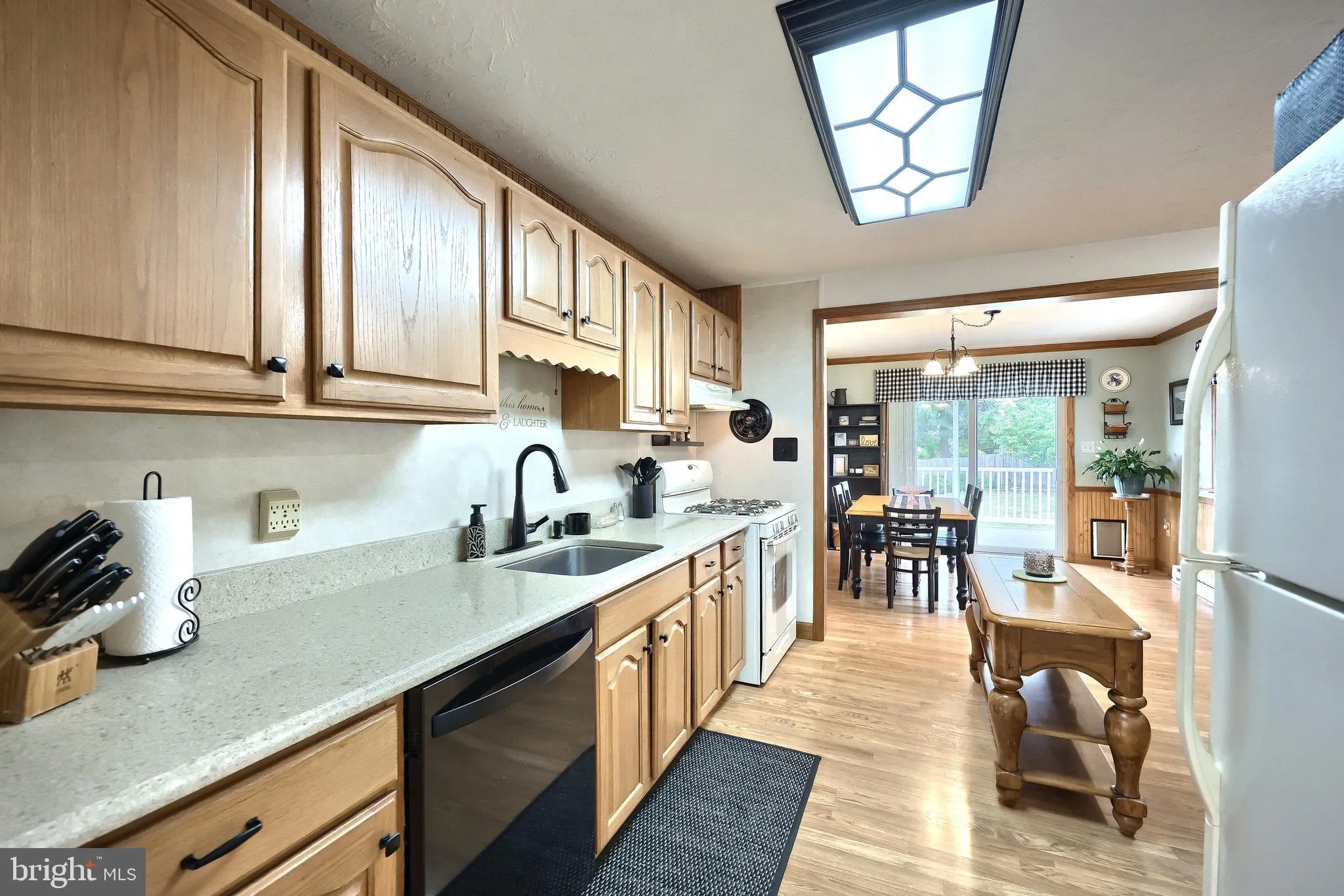 York, Pennsylvania 17404, United States, 3 Bedrooms Bedrooms, ,2 BathroomsBathrooms,Residential,Pending,216384