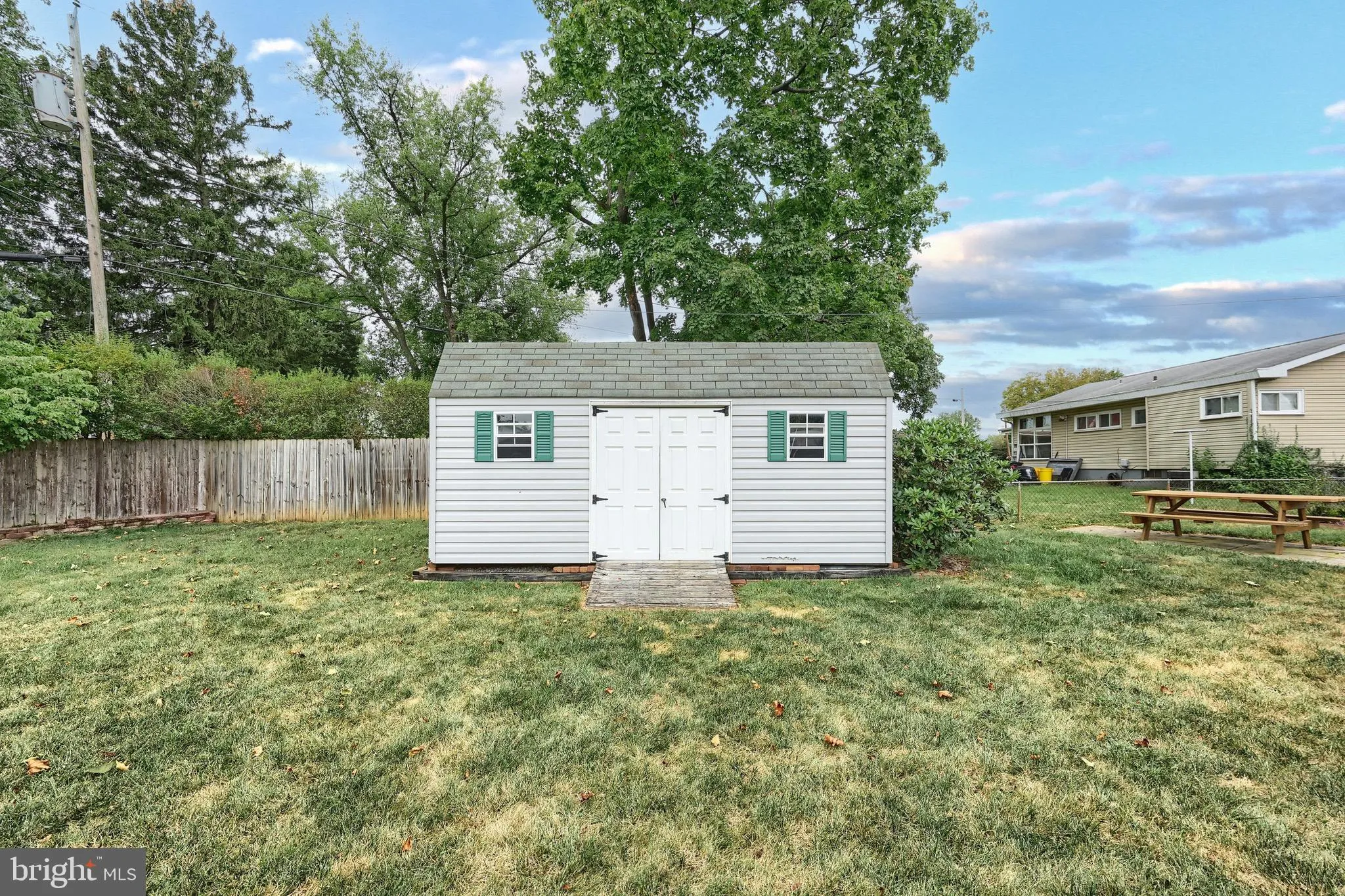 York, Pennsylvania 17404, United States, 3 Bedrooms Bedrooms, ,2 BathroomsBathrooms,Residential,Pending,216384