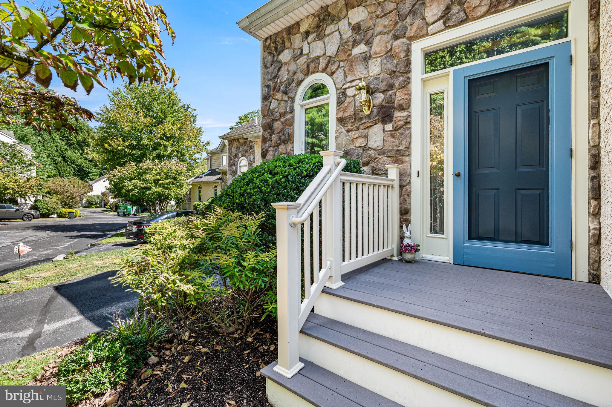 507 WATERS EDGE COURT