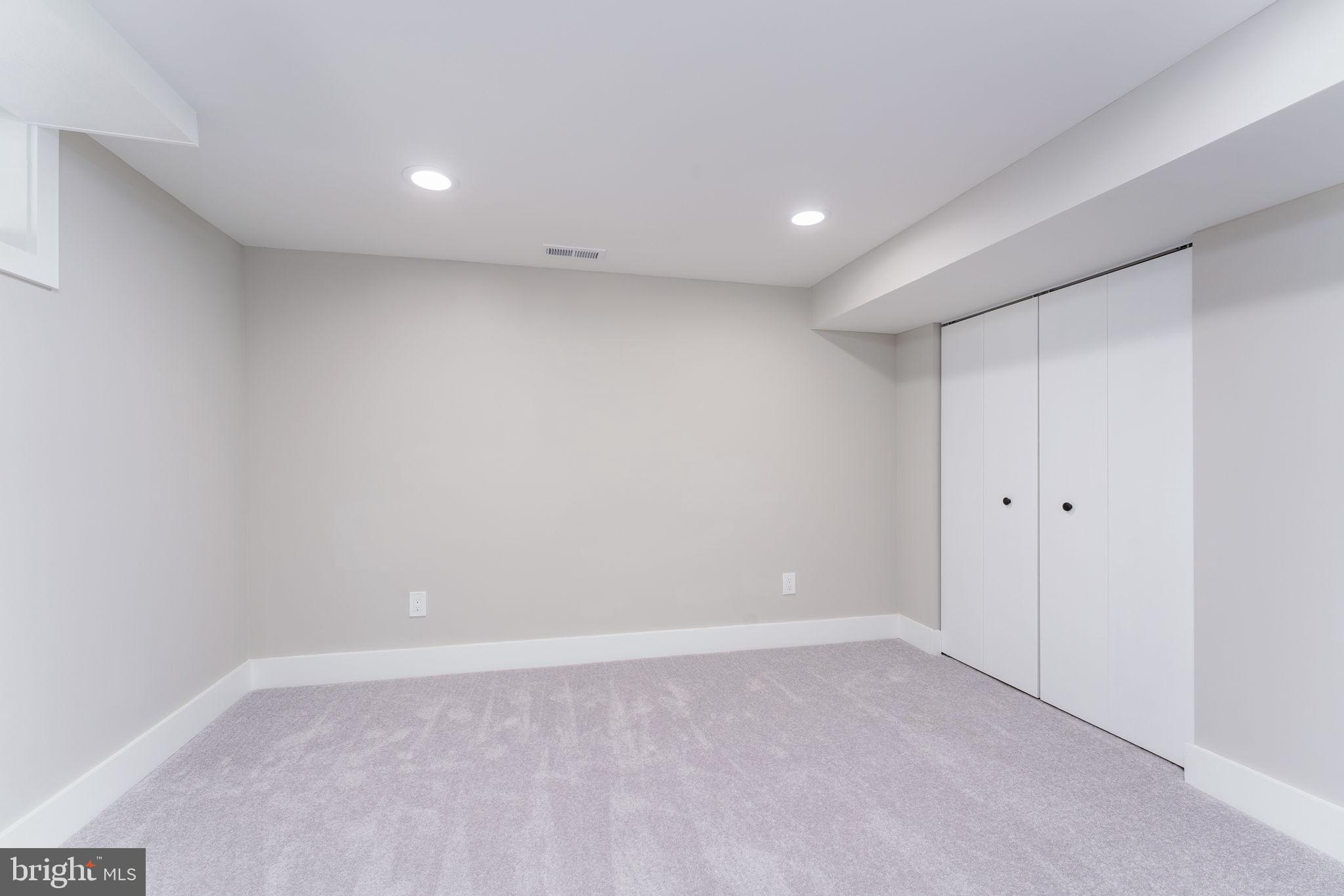 PERRING LOCH - Residential