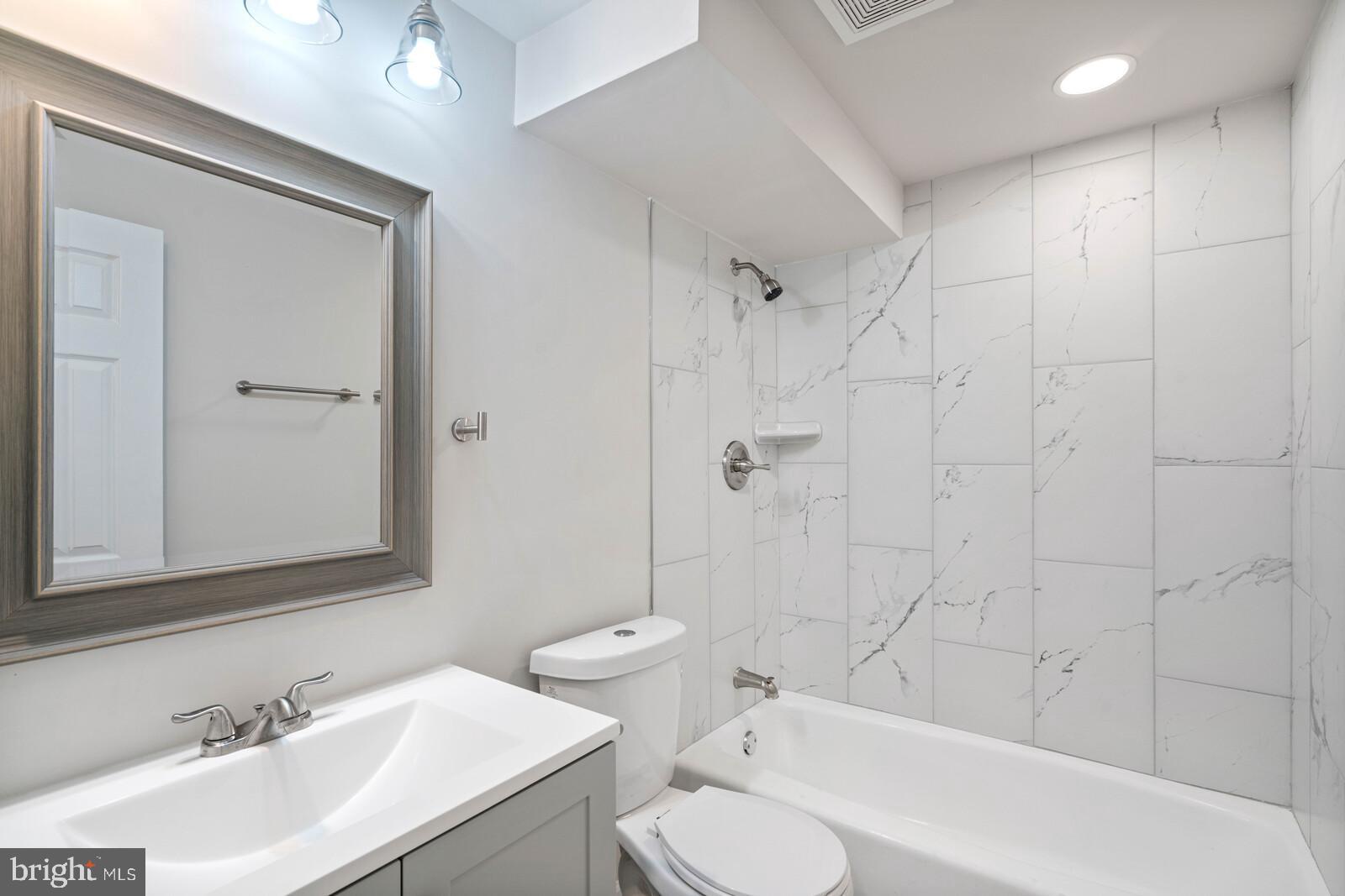 DALE CITY - Residential