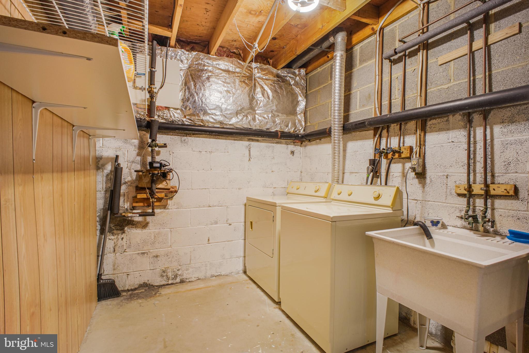 REFLECTION LAKE - Residential