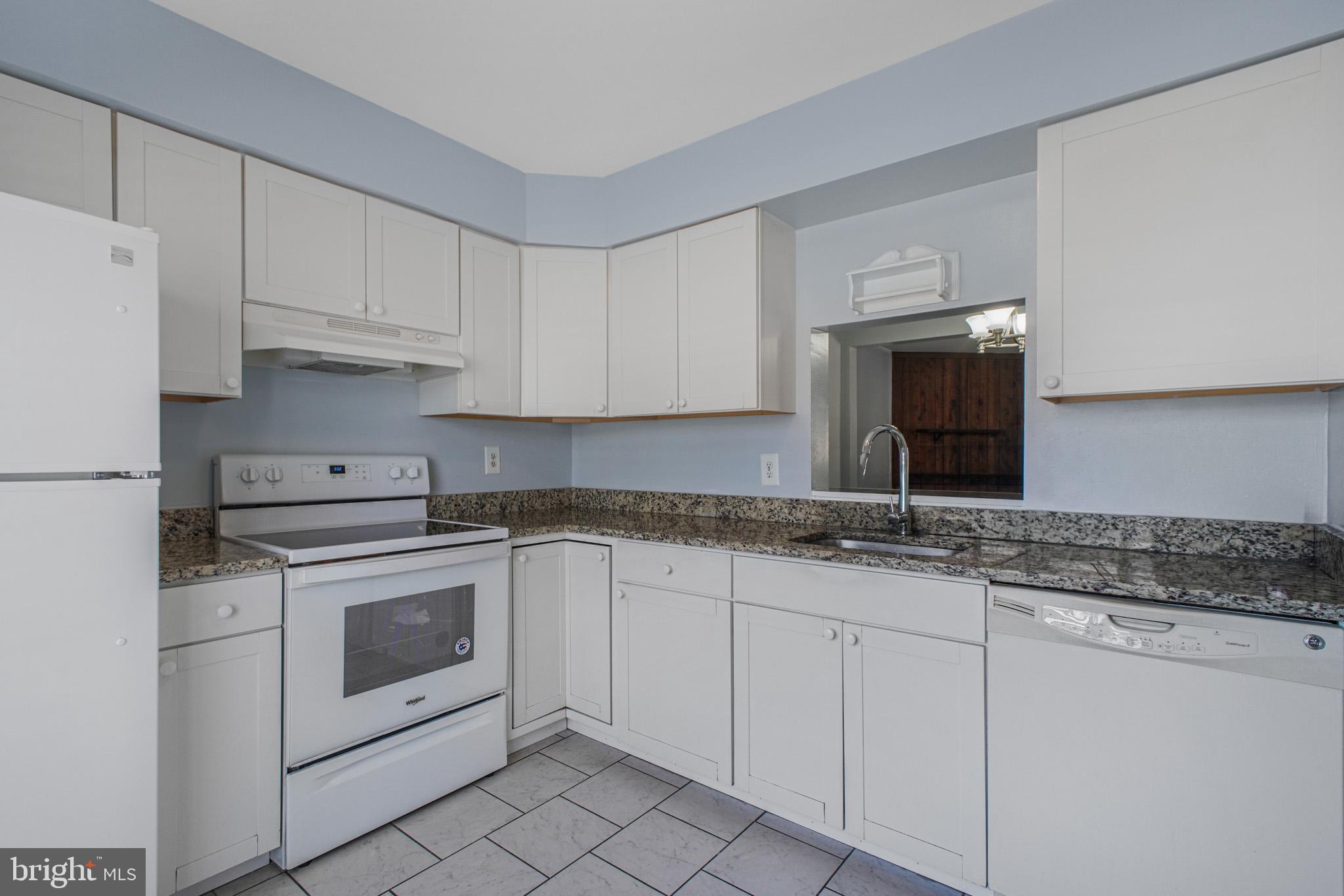 REFLECTION LAKE - Residential