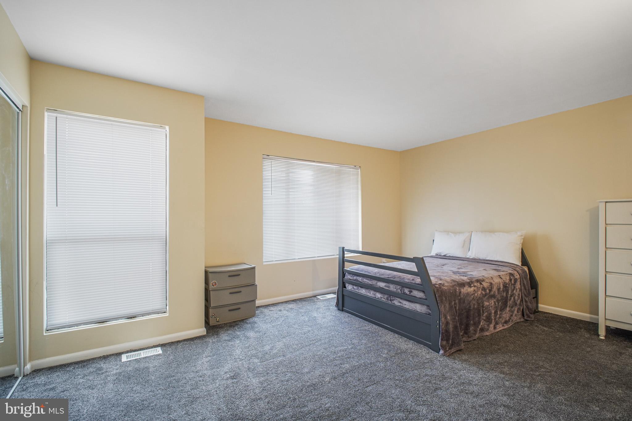 REFLECTION LAKE - Residential