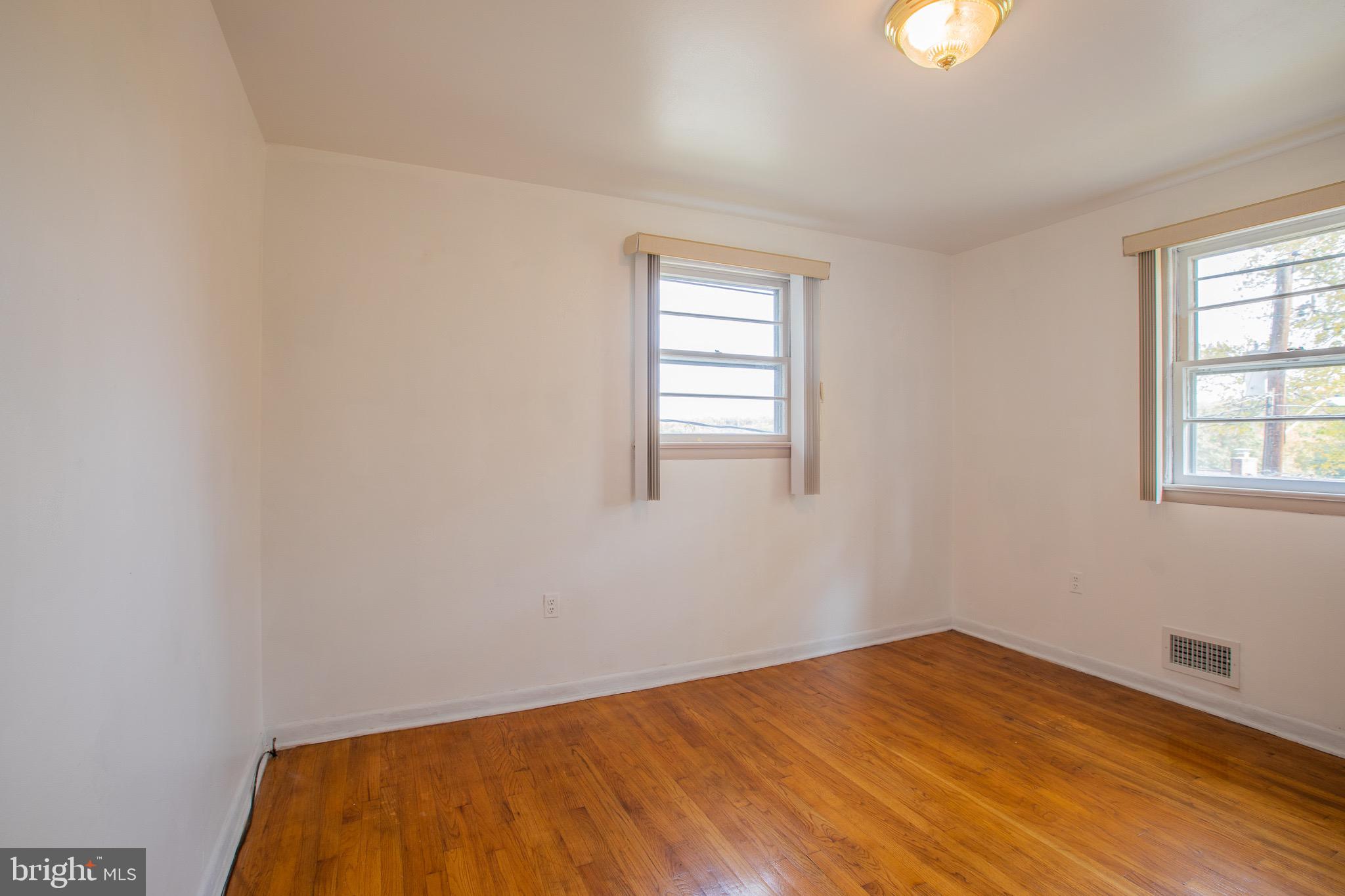 FORT WASHINGTON - Residential Lease