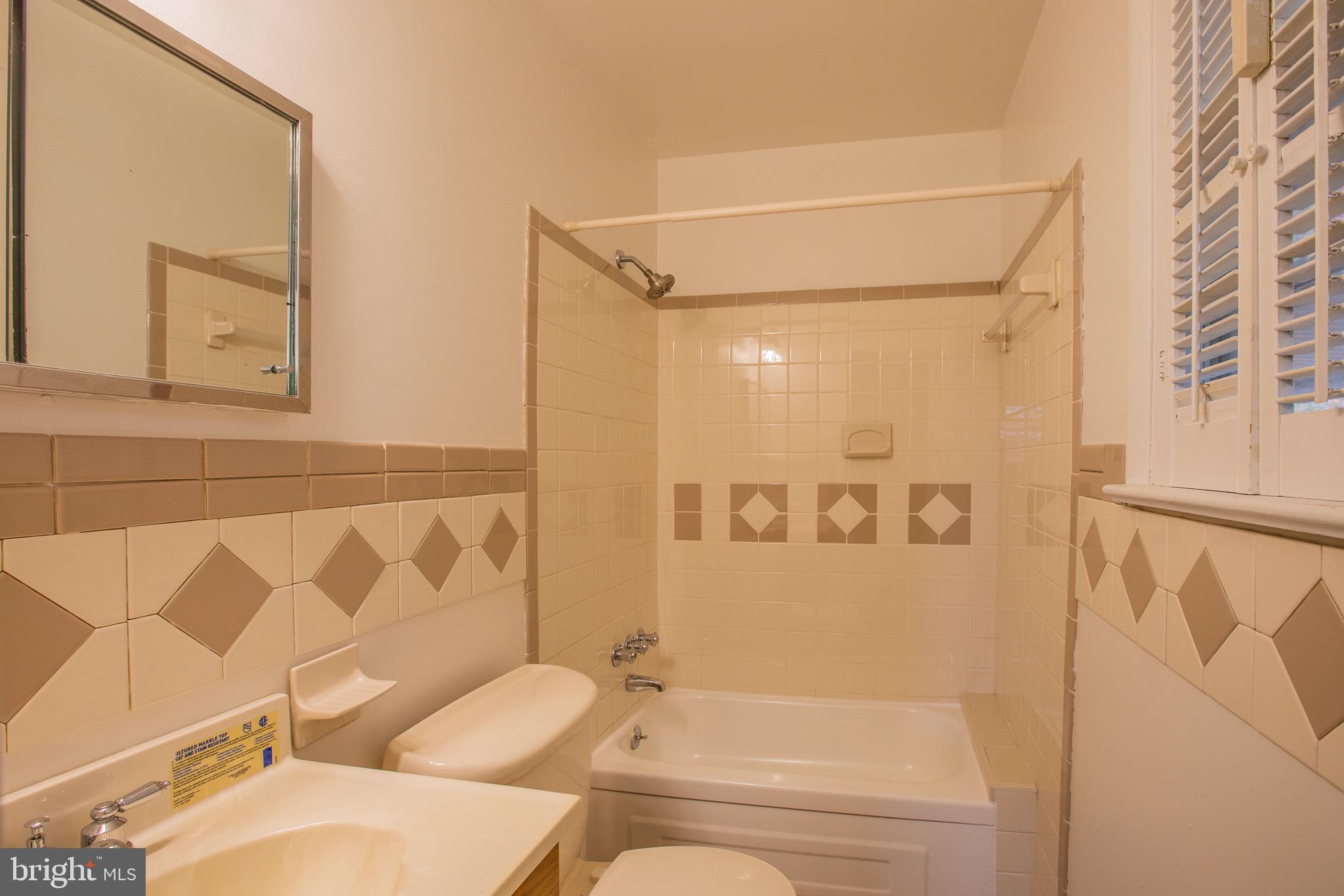 FORT WASHINGTON - Residential Lease