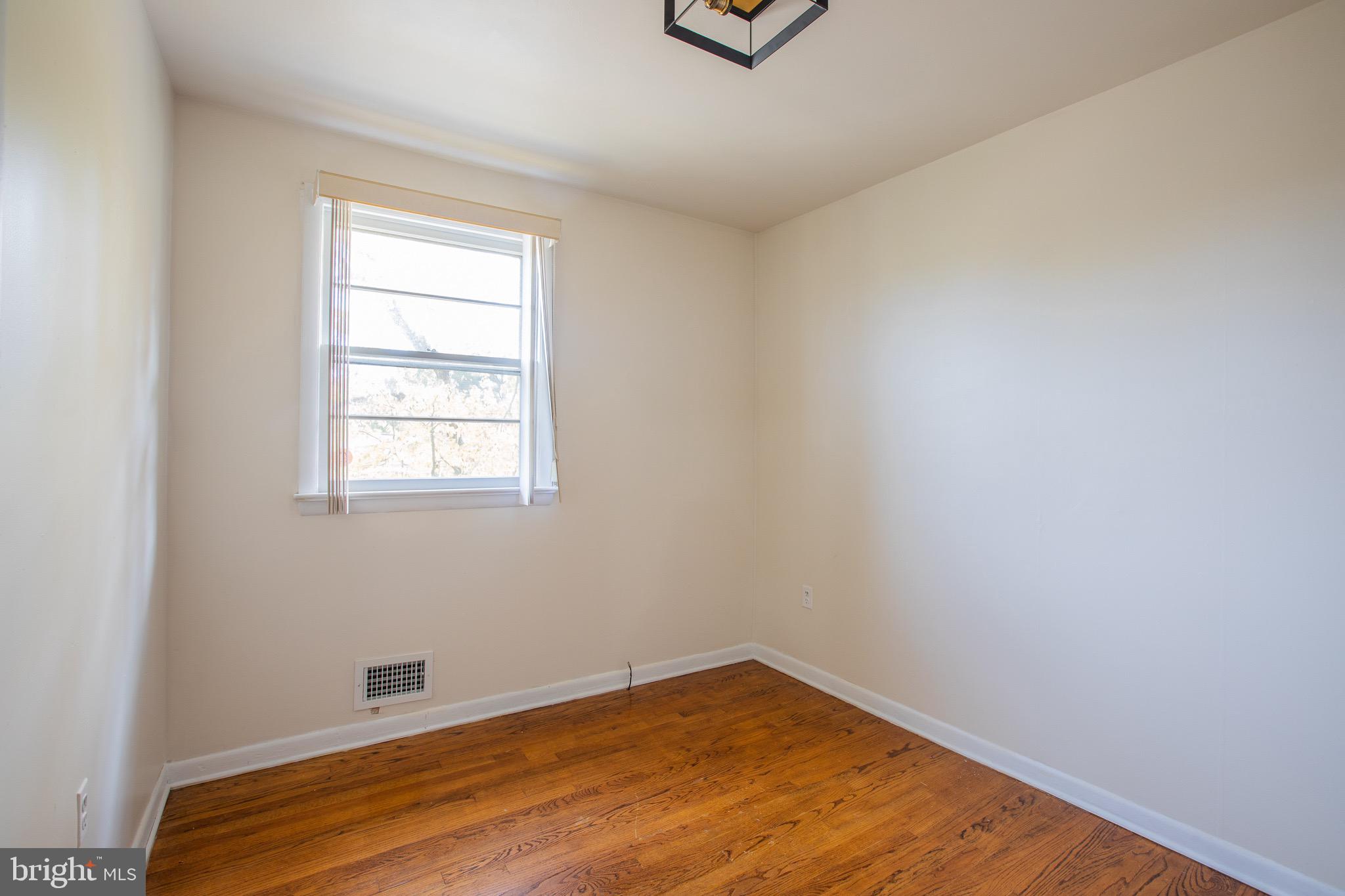 FORT WASHINGTON - Residential Lease