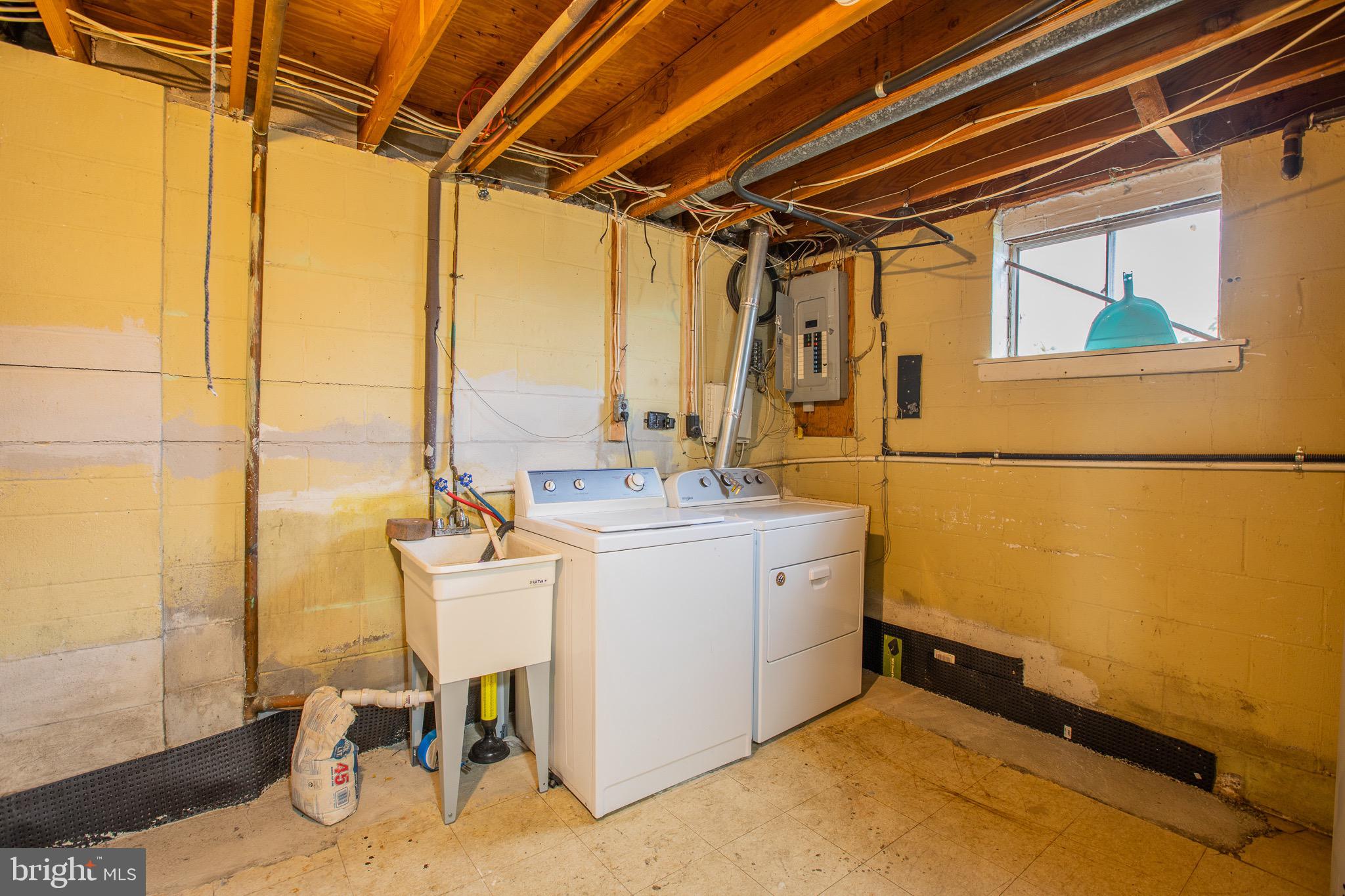 FORT WASHINGTON - Residential Lease