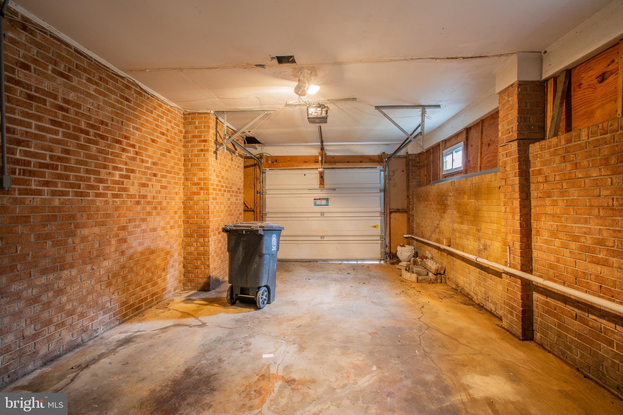 FORT WASHINGTON - Residential Lease