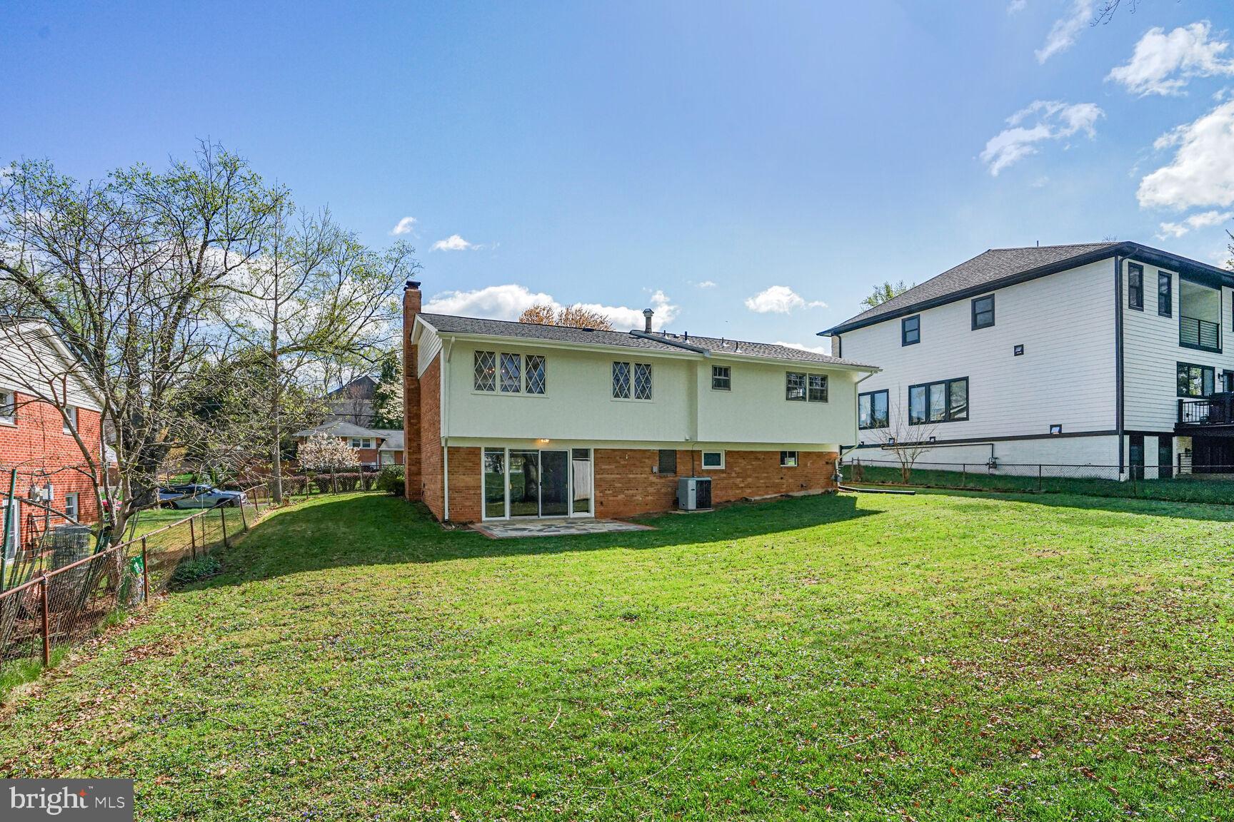 BROYHILL LANGLEY ESTATES - Residential Lease