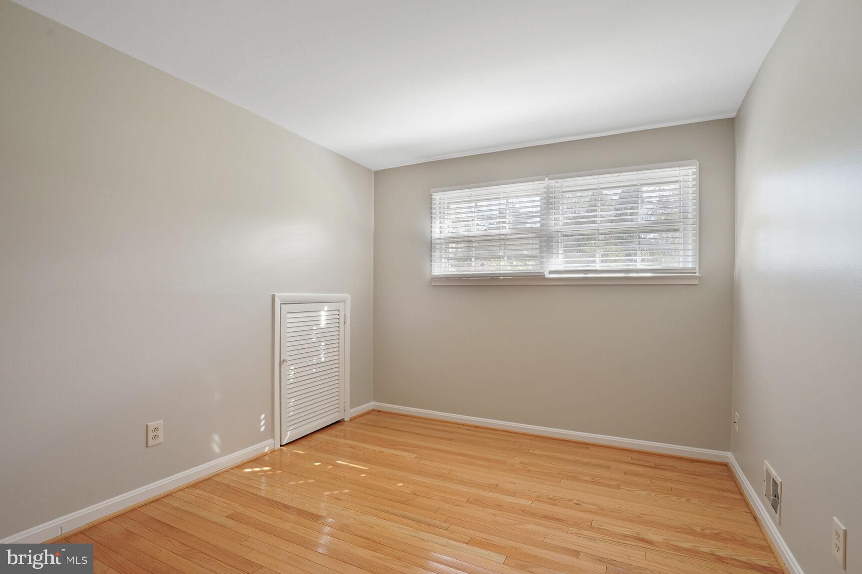 BROYHILL LANGLEY ESTATES - Residential Lease