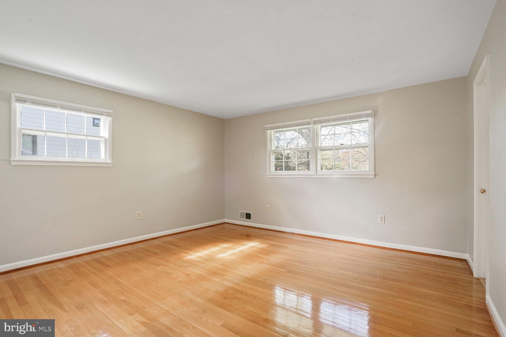 BROYHILL LANGLEY ESTATES - Residential Lease