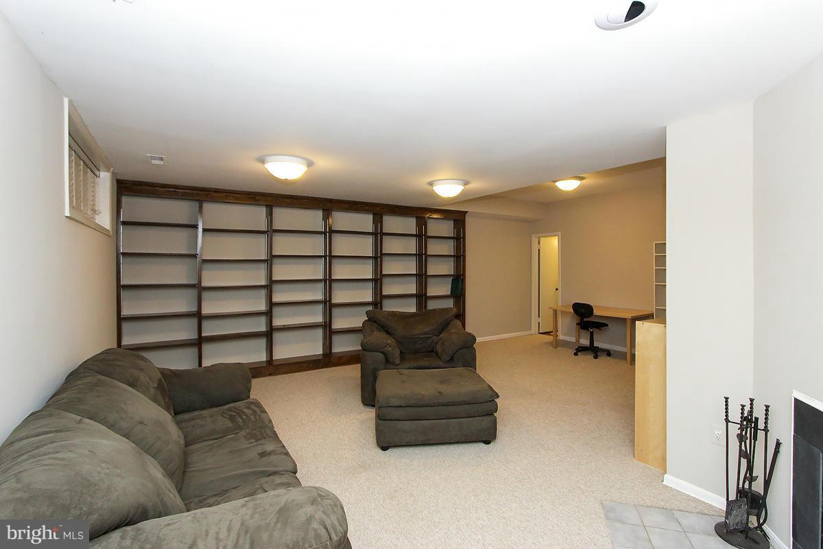 INVERNESS KNOLLS - Residential