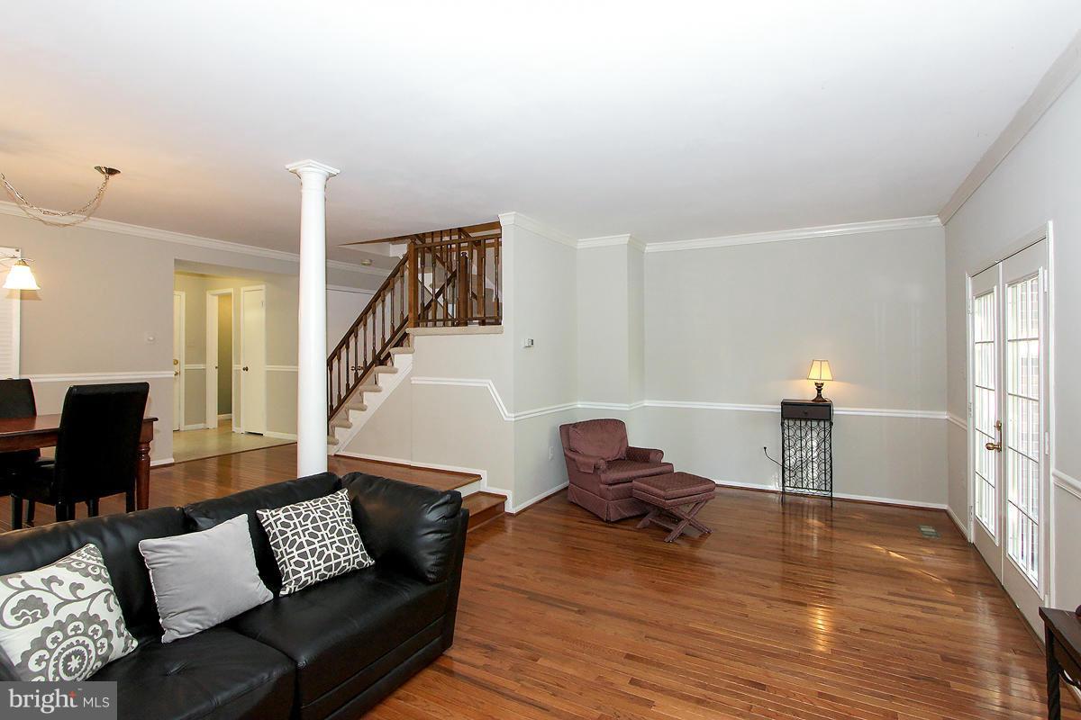 INVERNESS KNOLLS - Residential