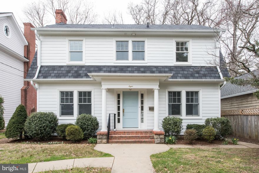 Urban Chic Annapolis living at it's finest...Gorgeous renovation, Homewood Cape Cod with Fisher & Paykel SS appliances; Italian Marble countertops; NEW Anderson windows and NEW Doors; Simpson Doors, NEW Highland Slate Roof, Refinished Floors, NEW Half round gutters, New Bathrooms w/Italian Tile, Refinished Plaster Walls, New Spray Foam Insulation in attic & basement...NEW Hardiplank Siding...FAB!!