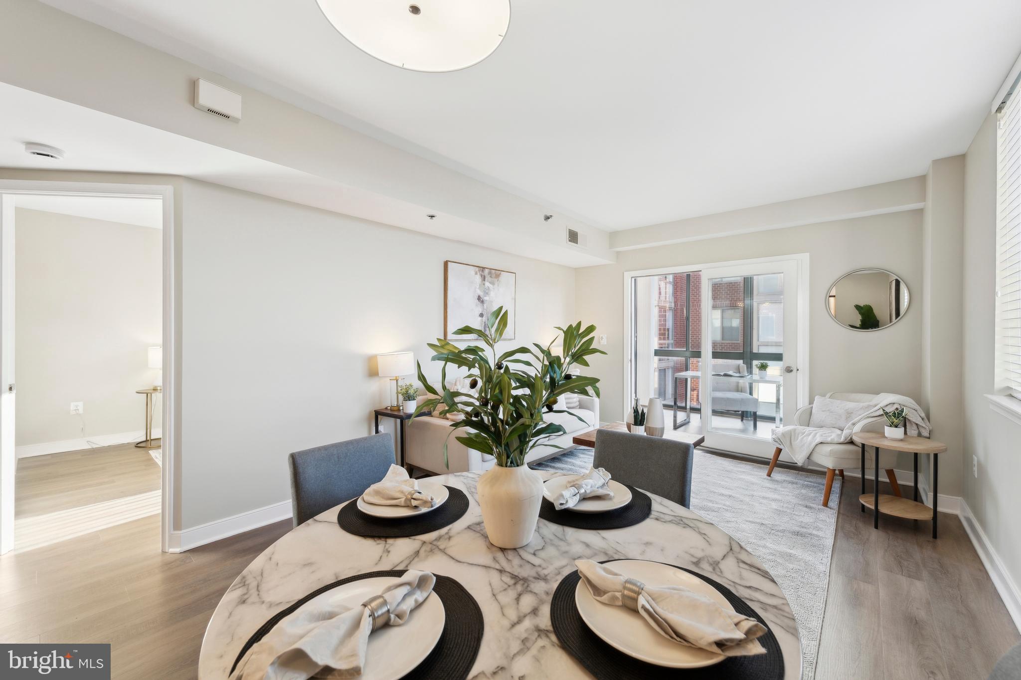 WINDSOR PLAZA - Residential